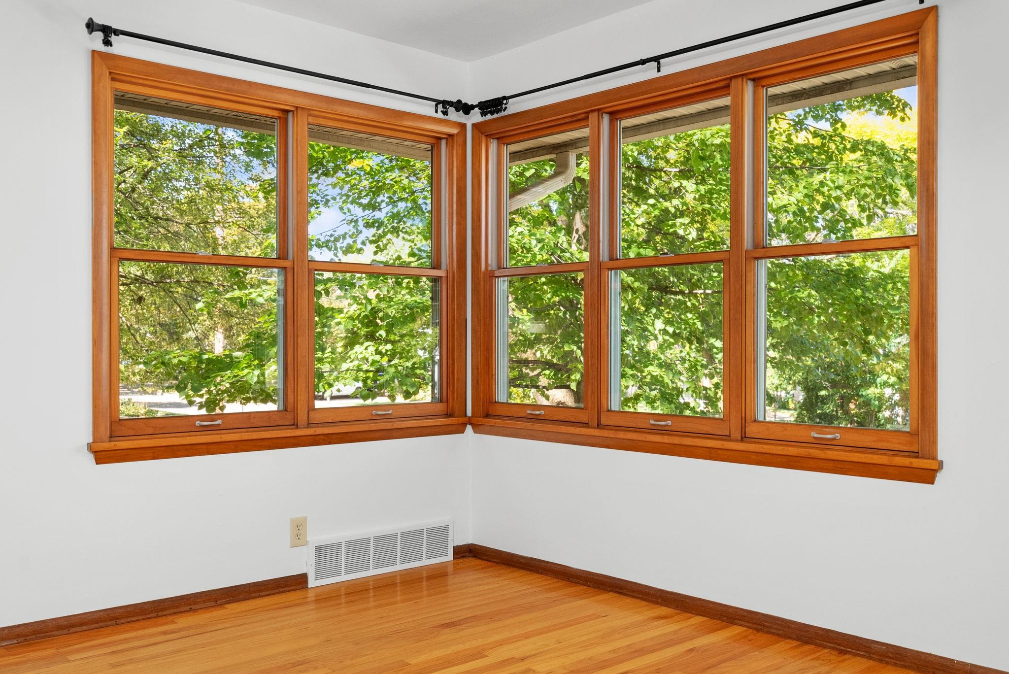 2421 Chamberlain Avenue