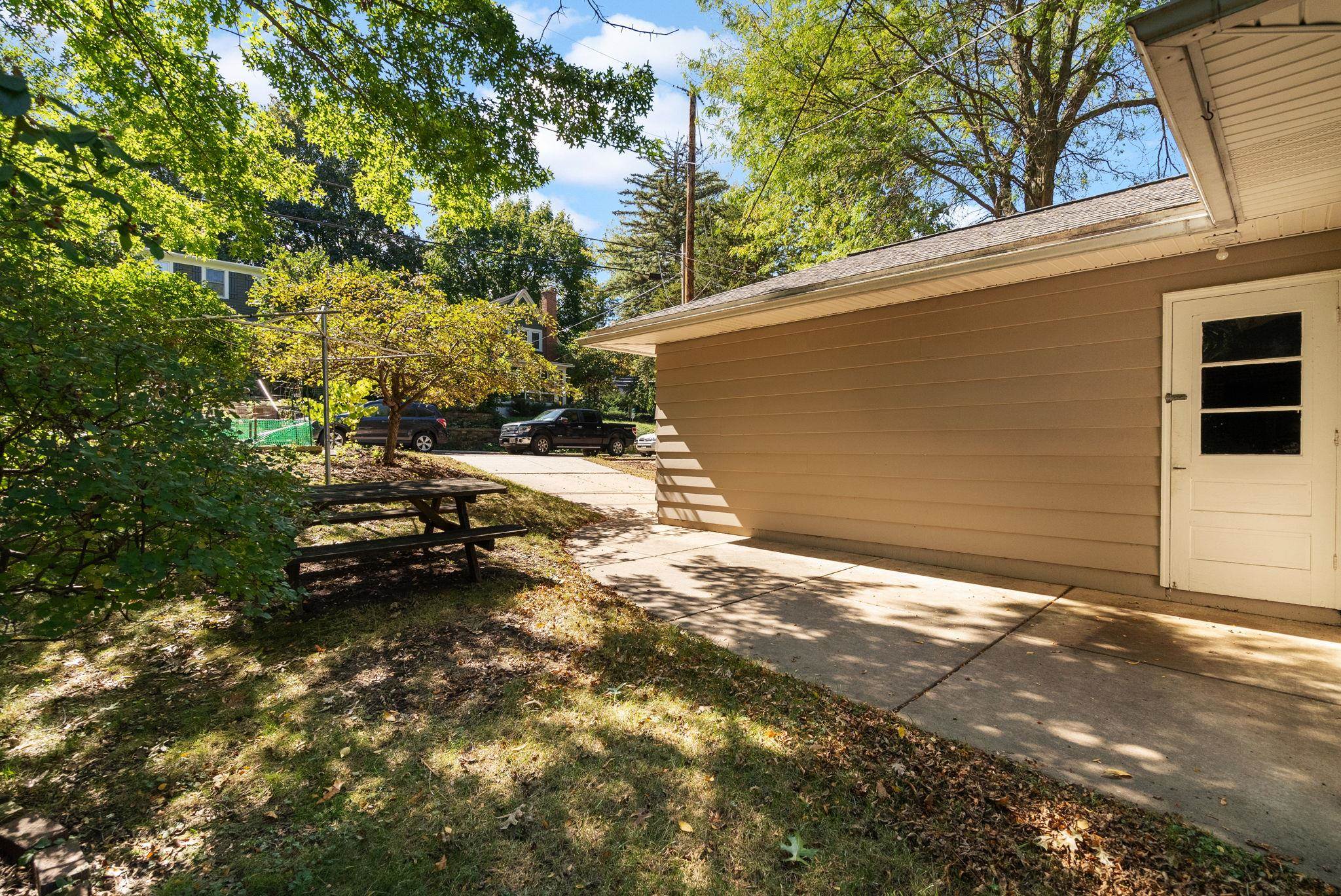 2421 Chamberlain Avenue