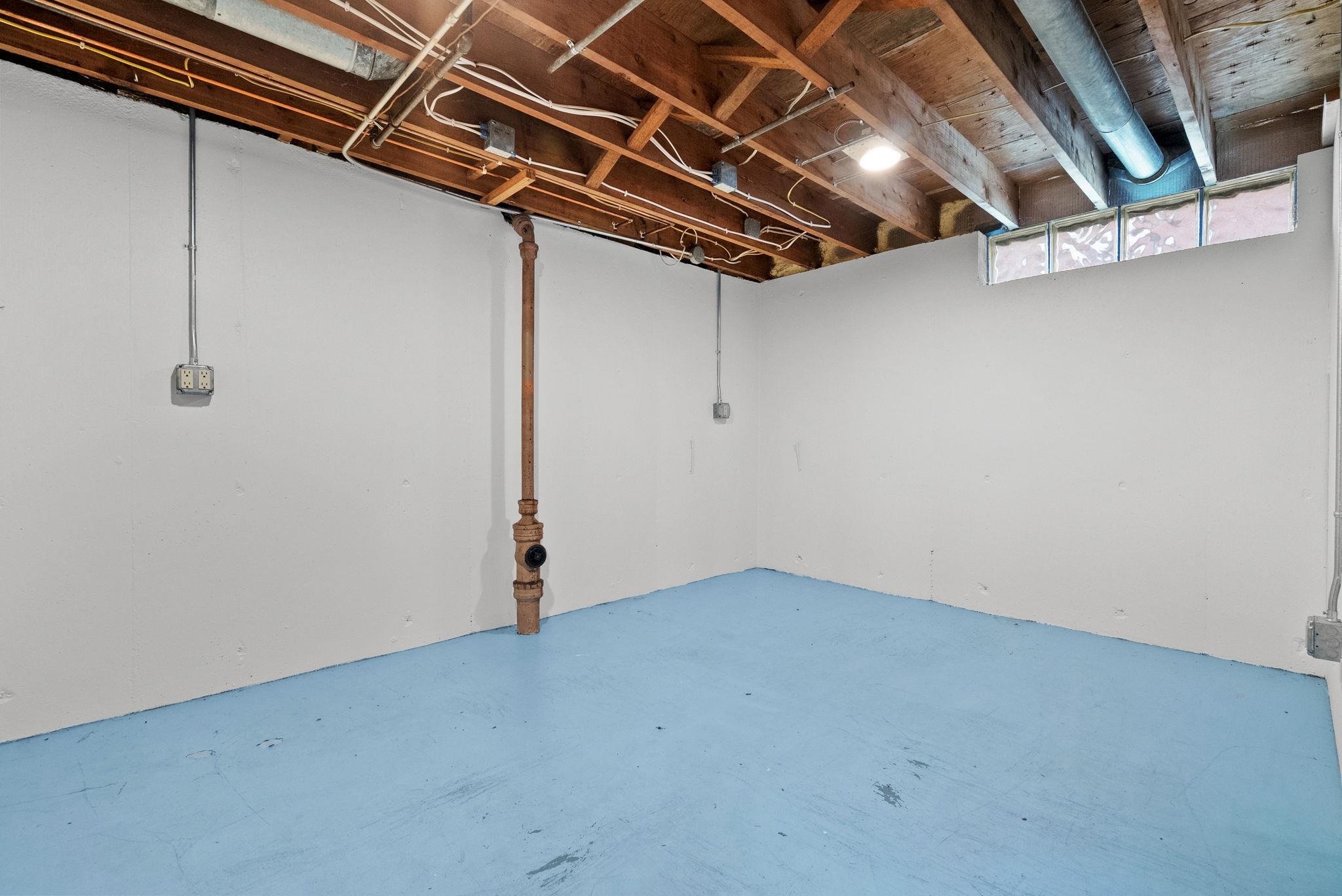 2421 Chamberlain Avenue