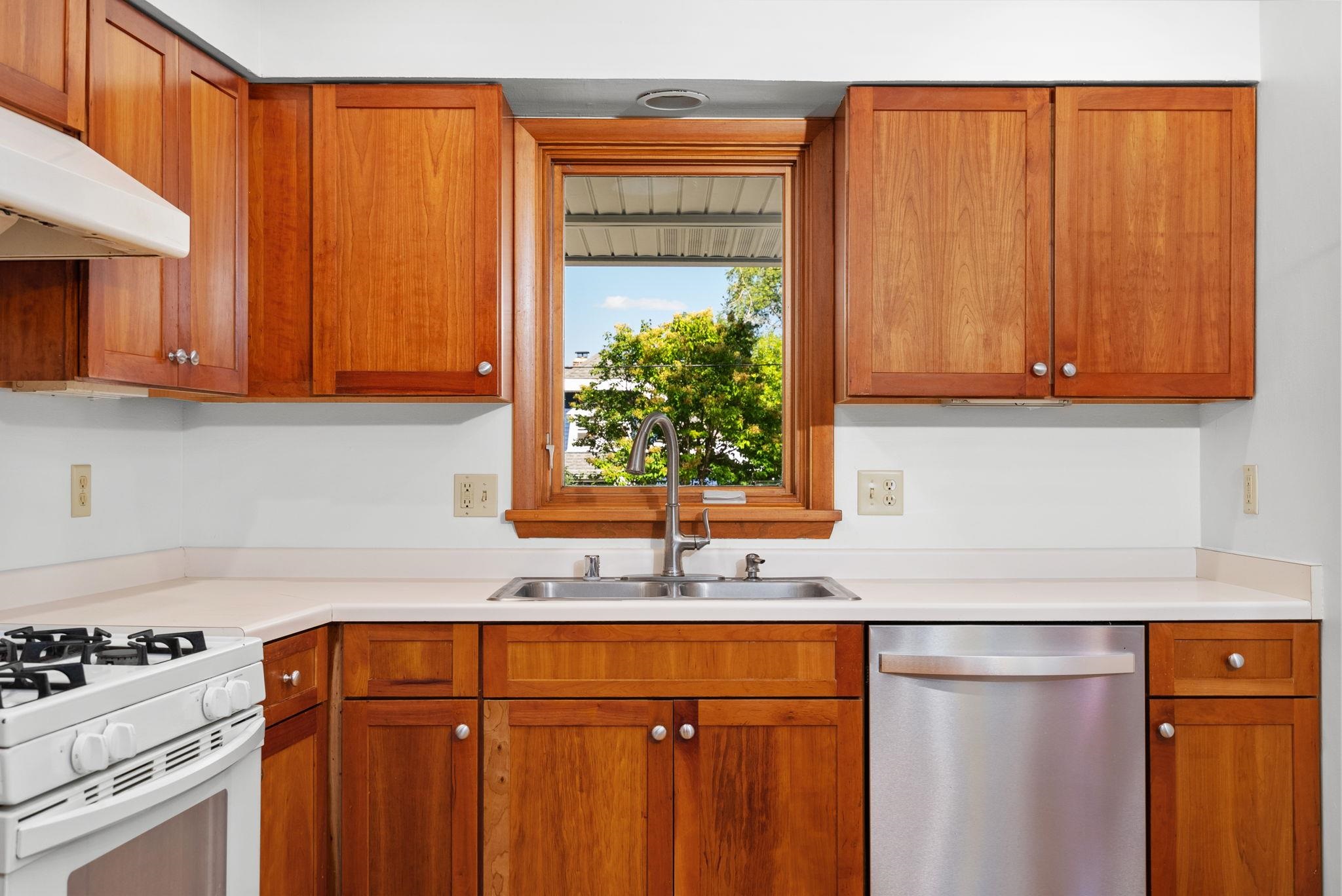 2421 Chamberlain Avenue