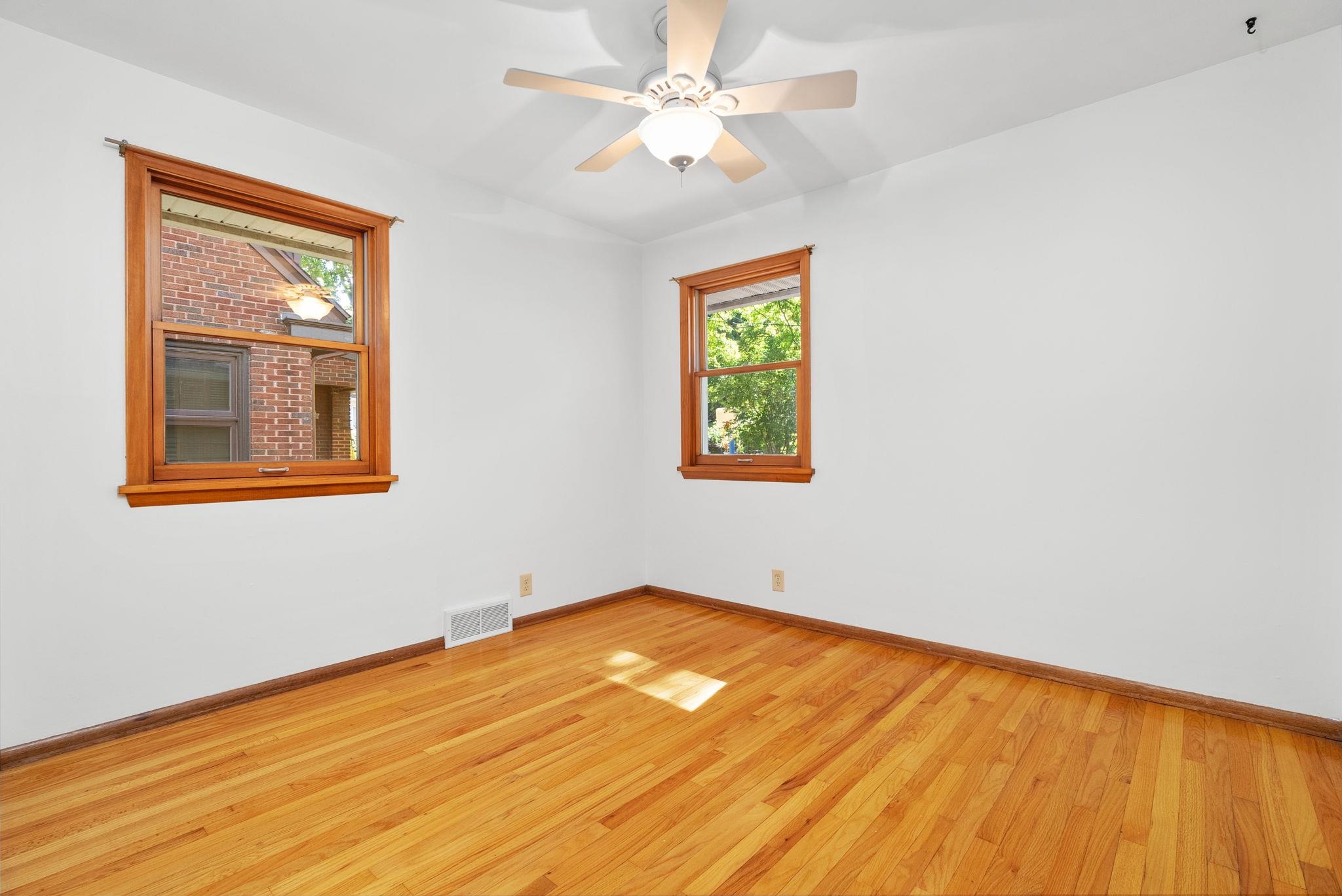 2421 Chamberlain Avenue