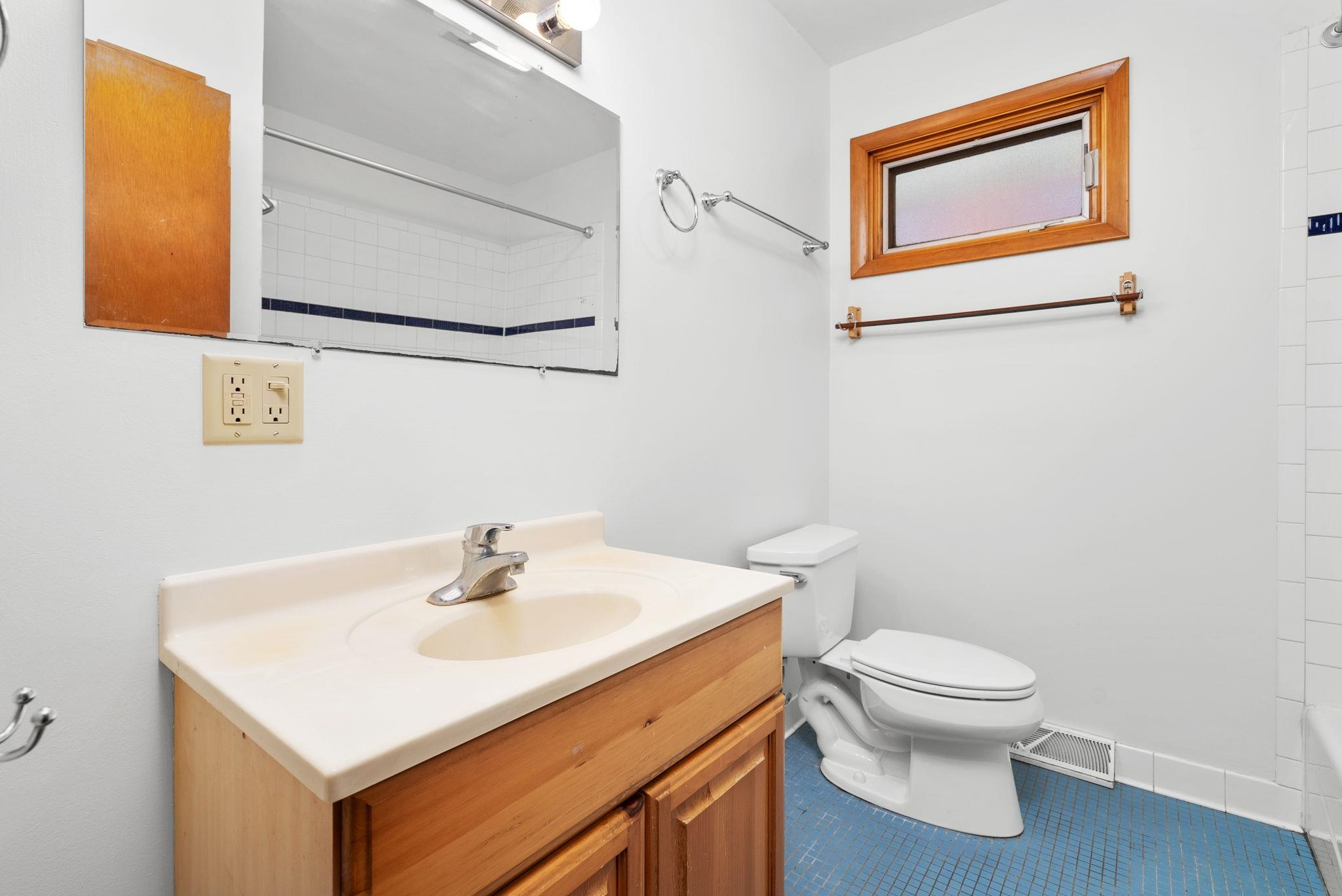 2421 Chamberlain Avenue