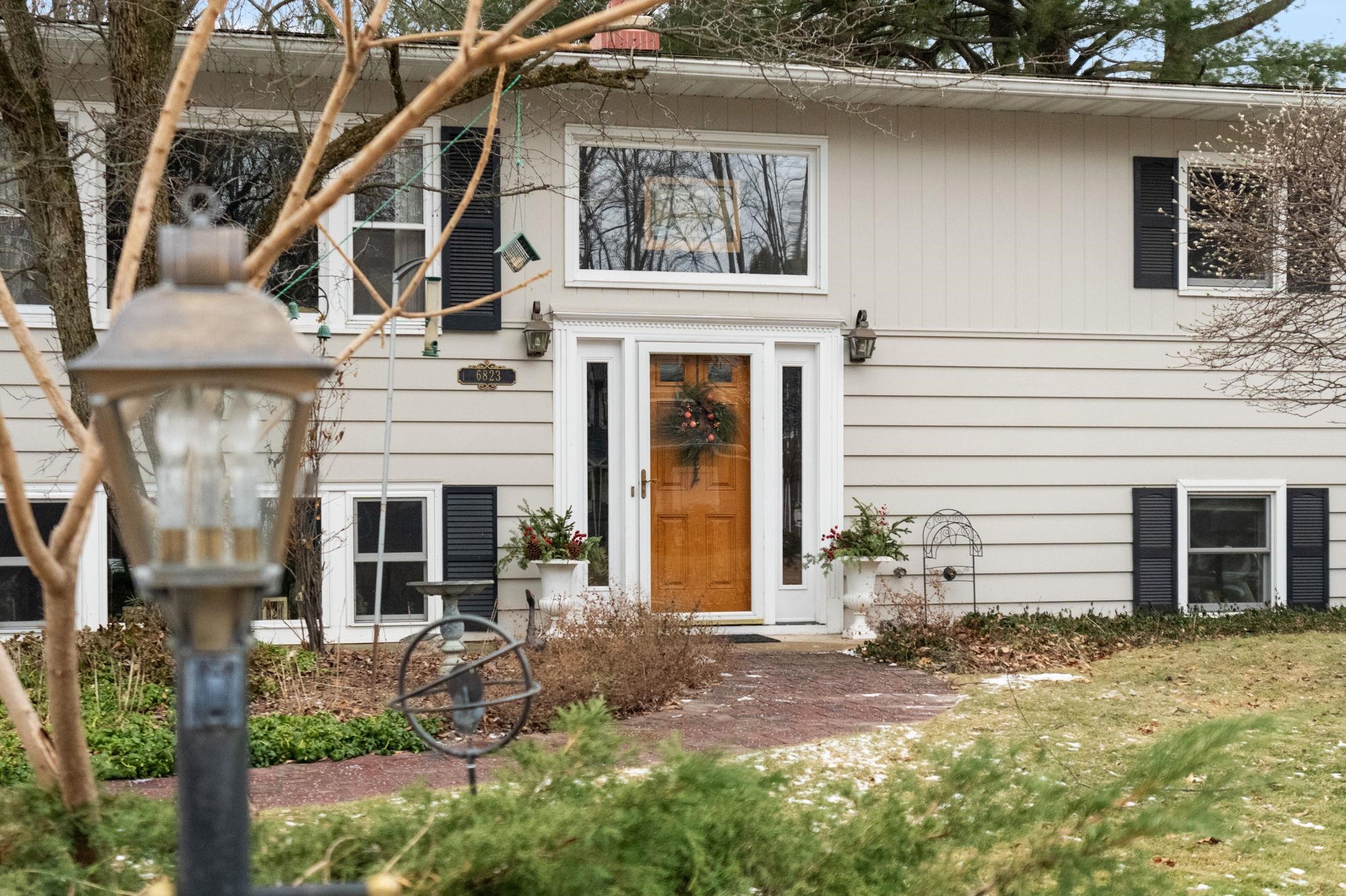 6823 Forest Glade Court