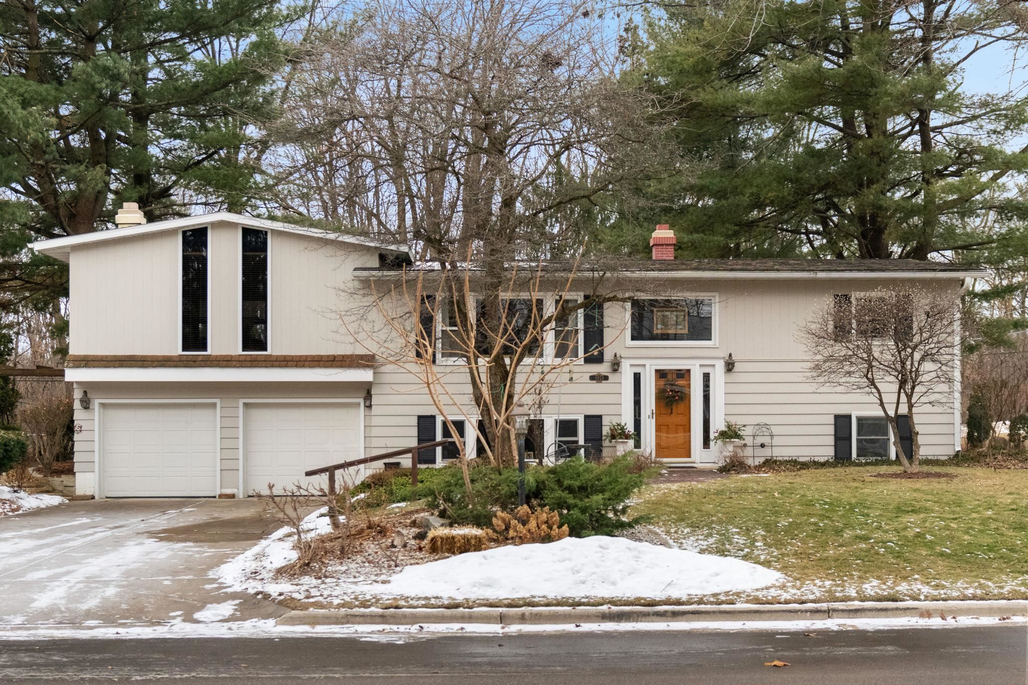 6823 Forest Glade Court