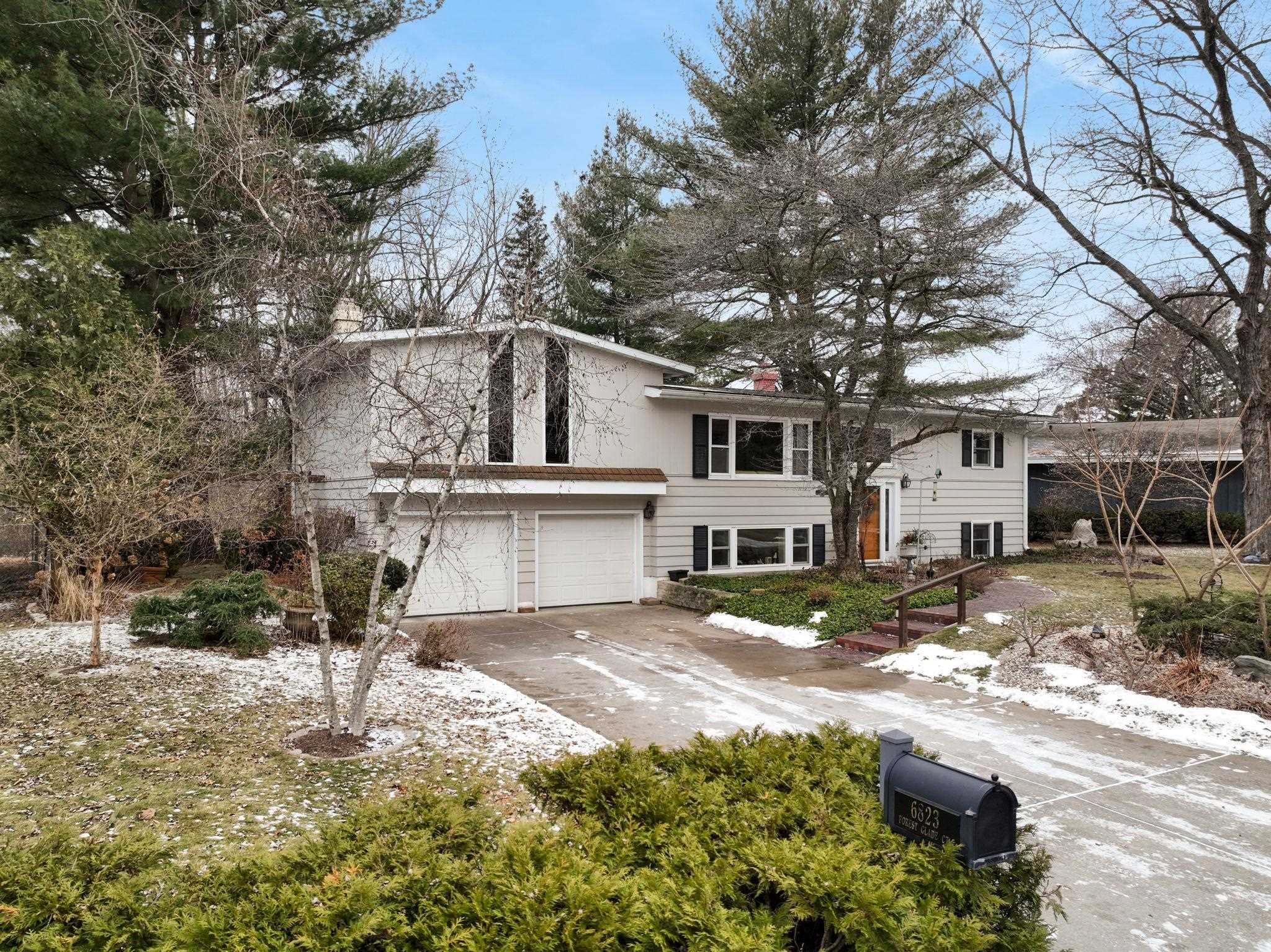 6823 Forest Glade Court