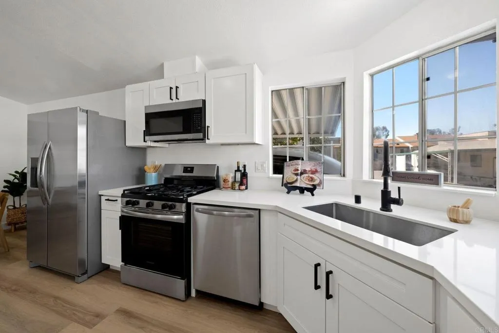 255 E Bradley Unit Spc 21