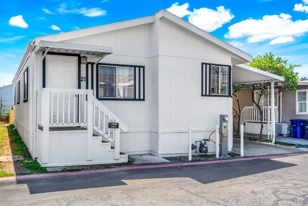 255 E Bradley Unit Spc 21