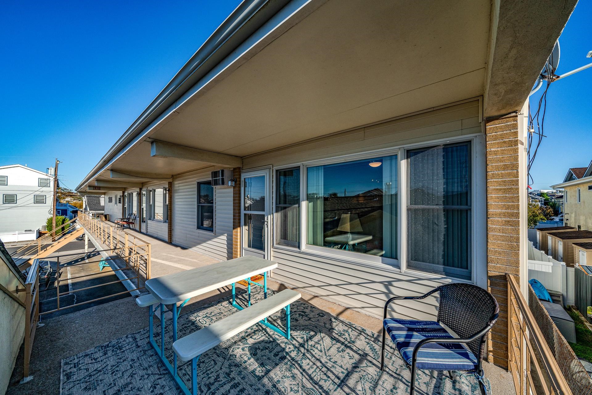7403 Pacific Avenue Unit: 8