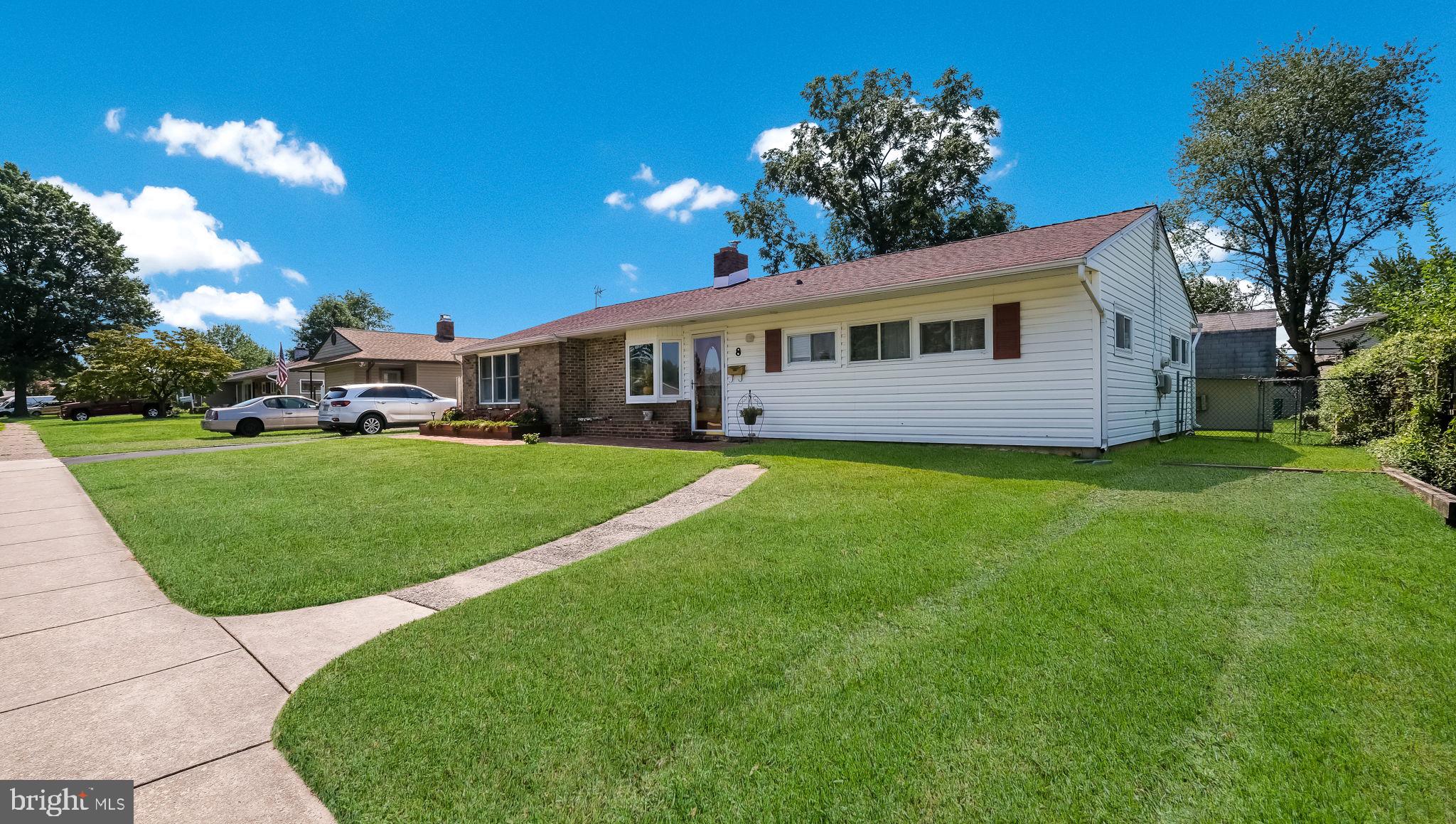 8 Strawberry Ln