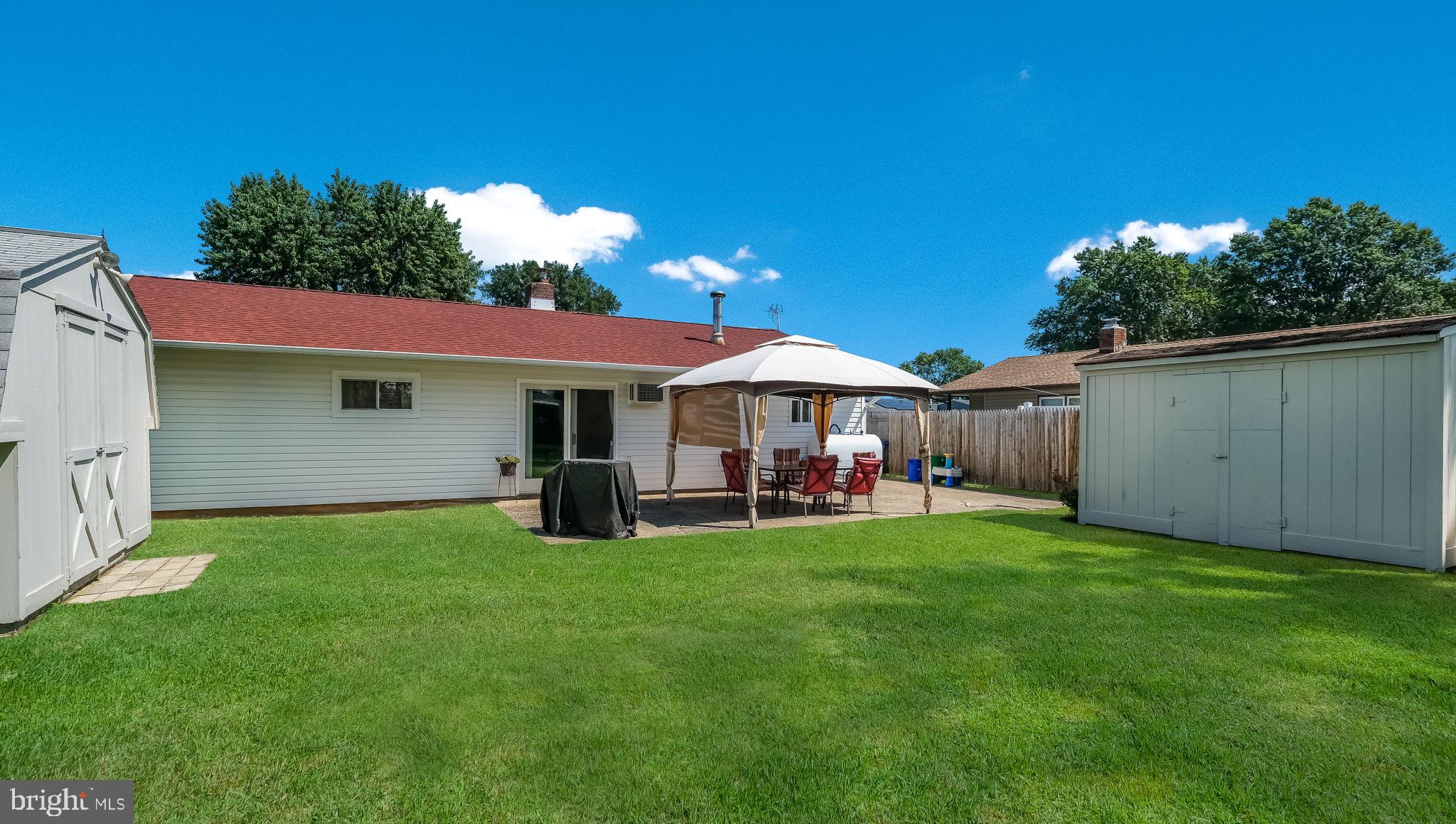 8 Strawberry Ln