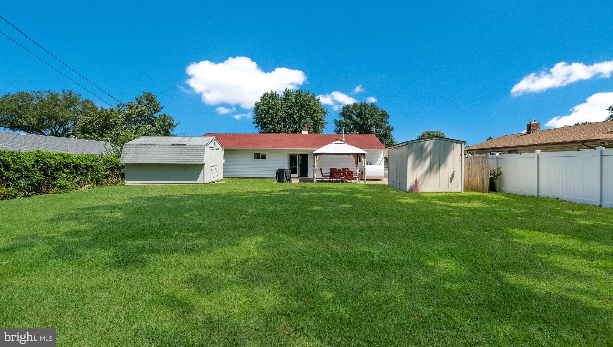 8 Strawberry Ln
