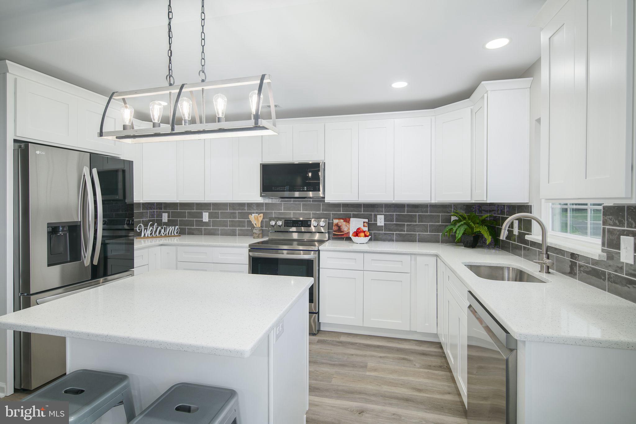 279 Willow Dr