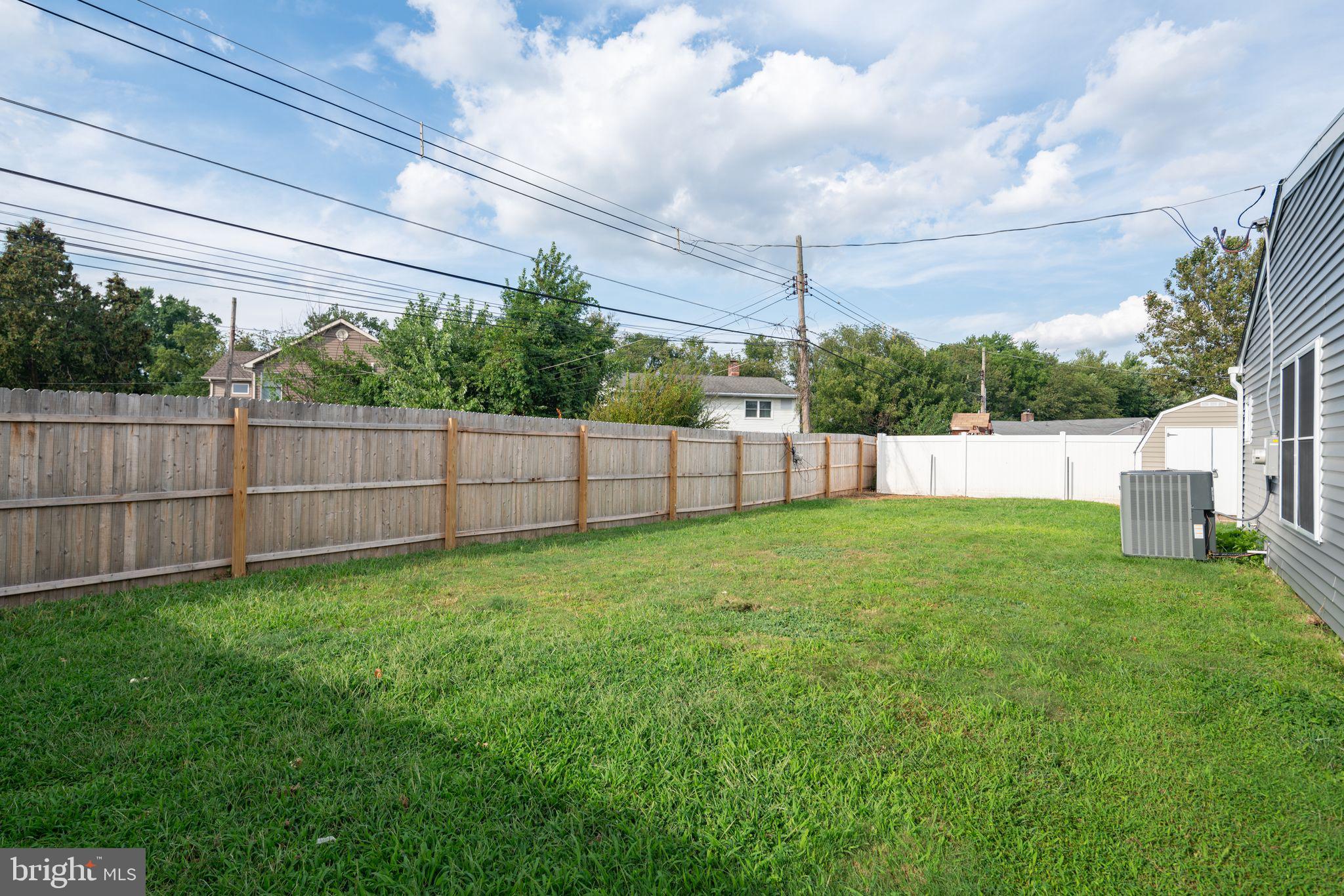 279 Willow Dr