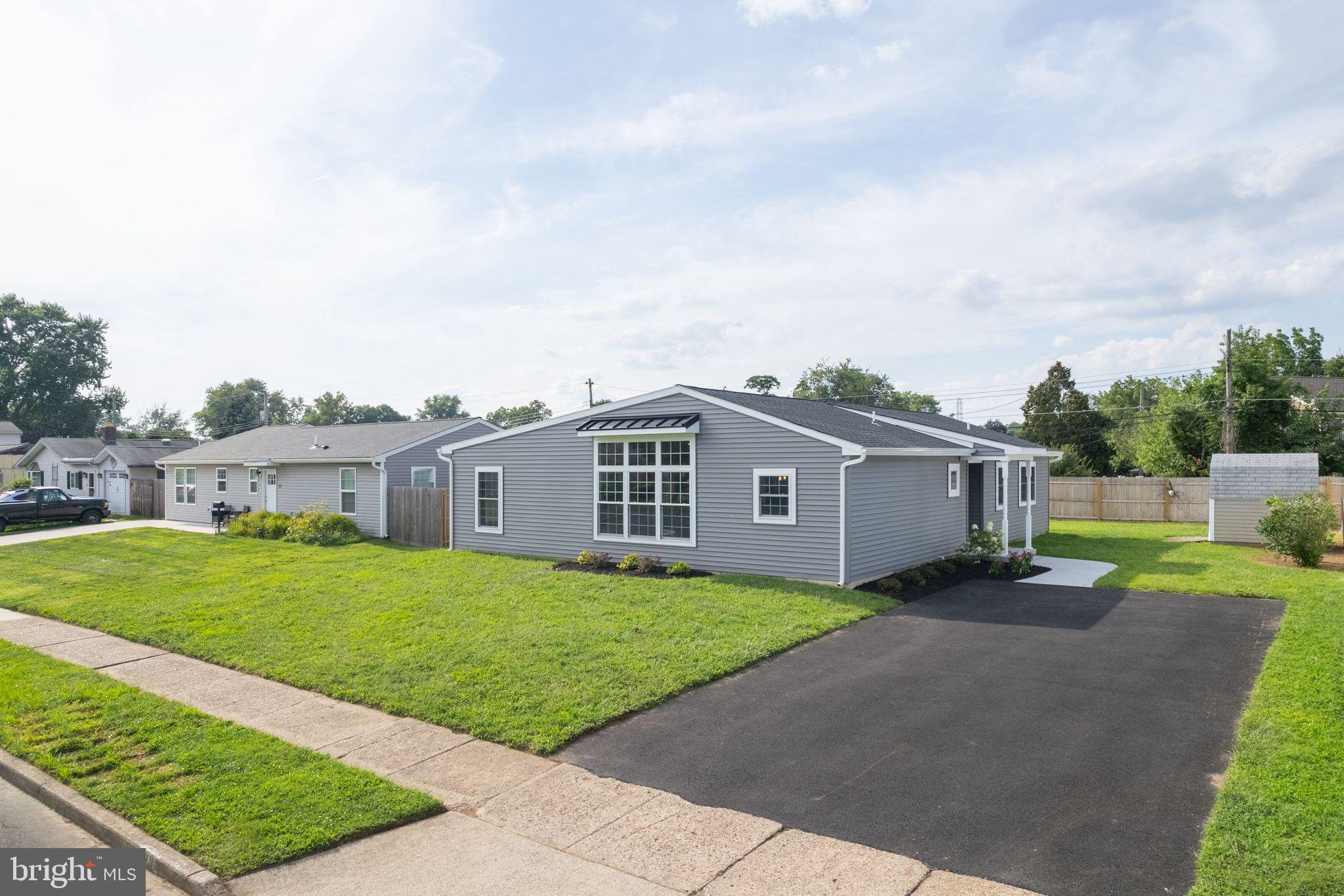 279 Willow Dr