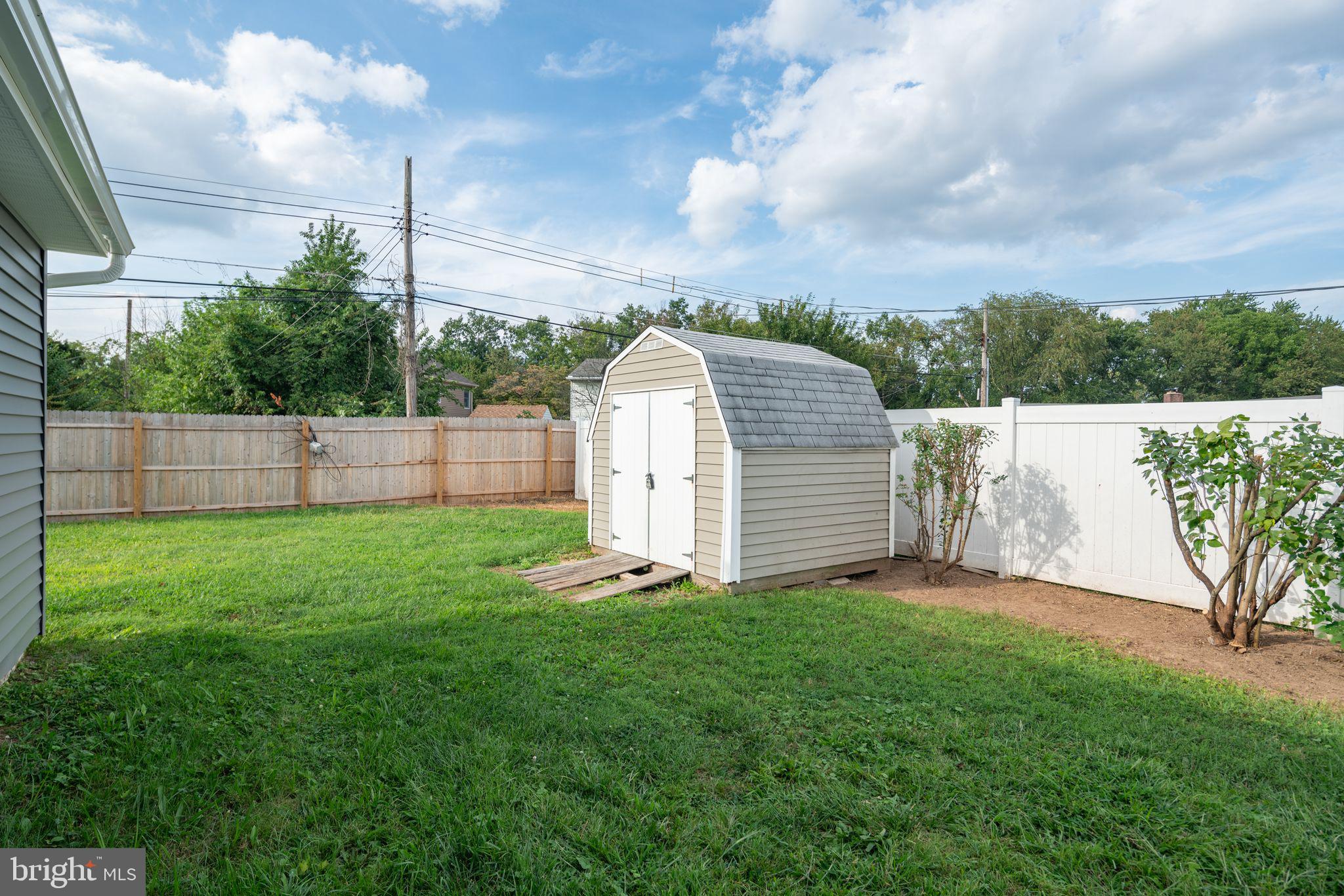 279 Willow Dr
