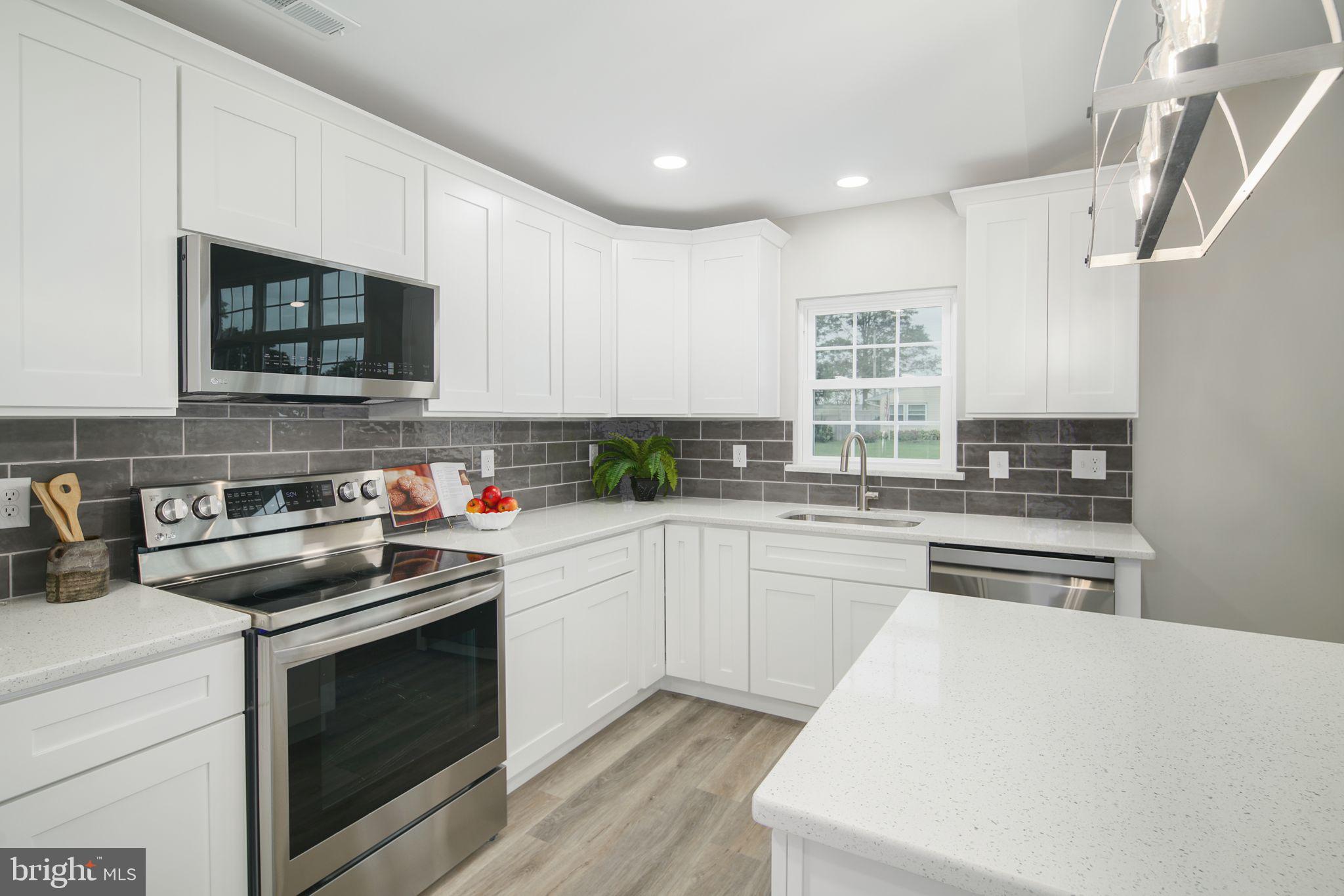 279 Willow Dr