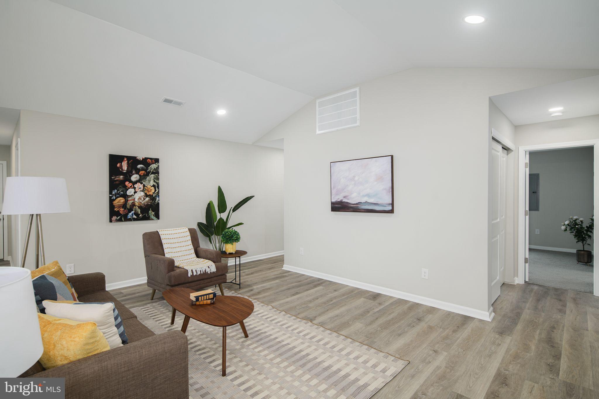 279 Willow Dr
