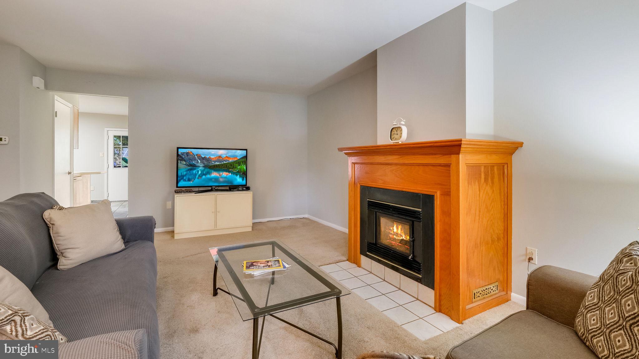 128 Garrison Ct