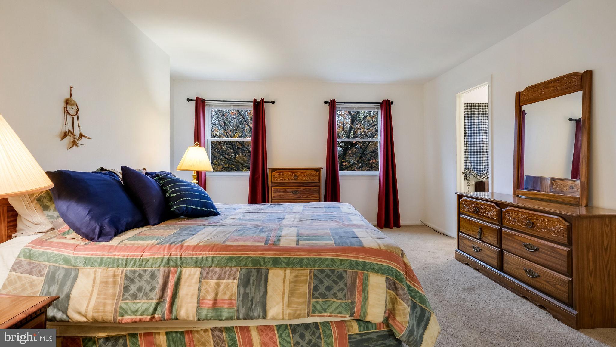 128 Garrison Ct
