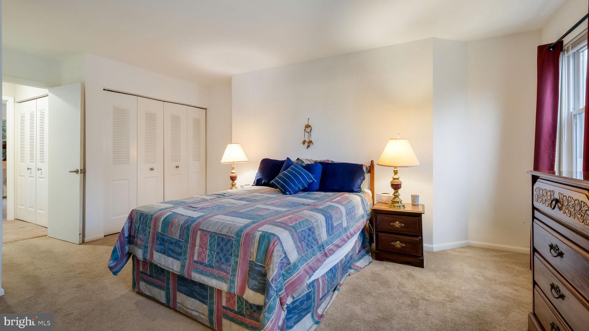 128 Garrison Ct