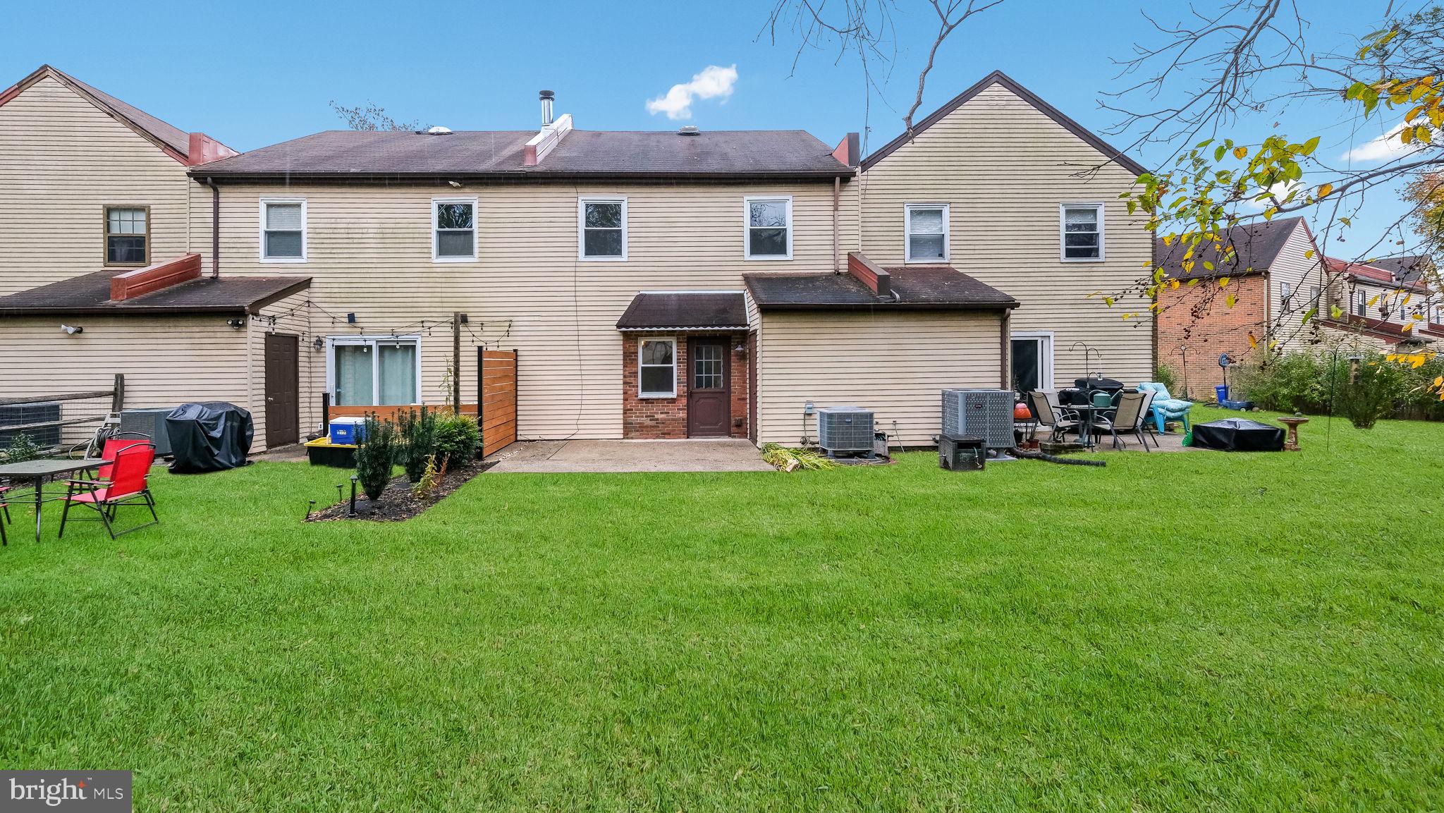 128 Garrison Ct