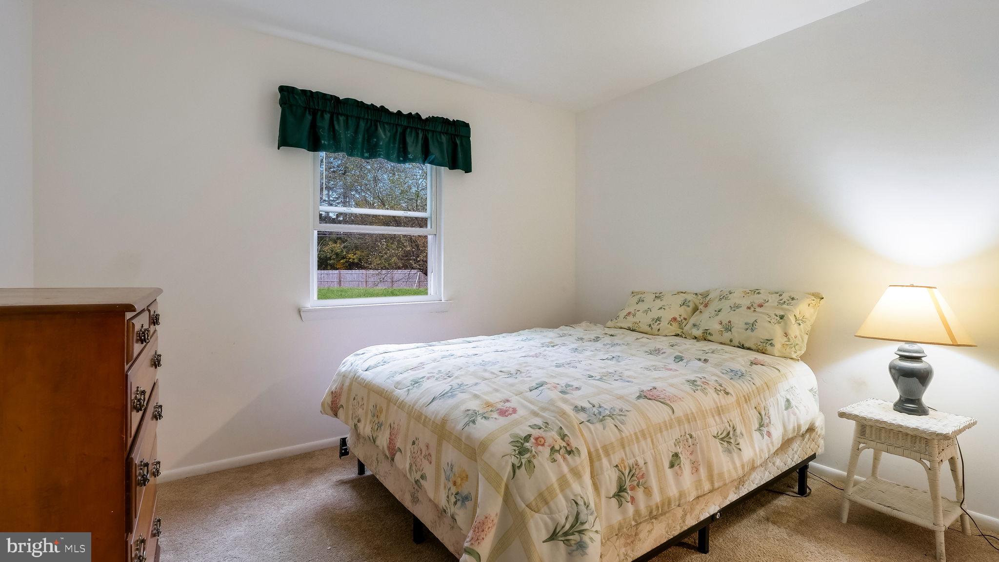 128 Garrison Ct
