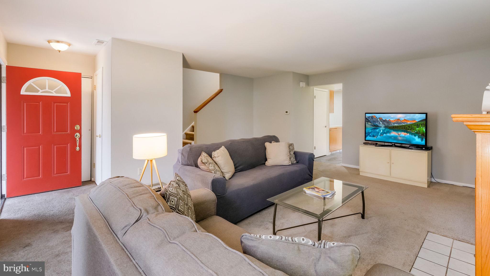 128 Garrison Ct