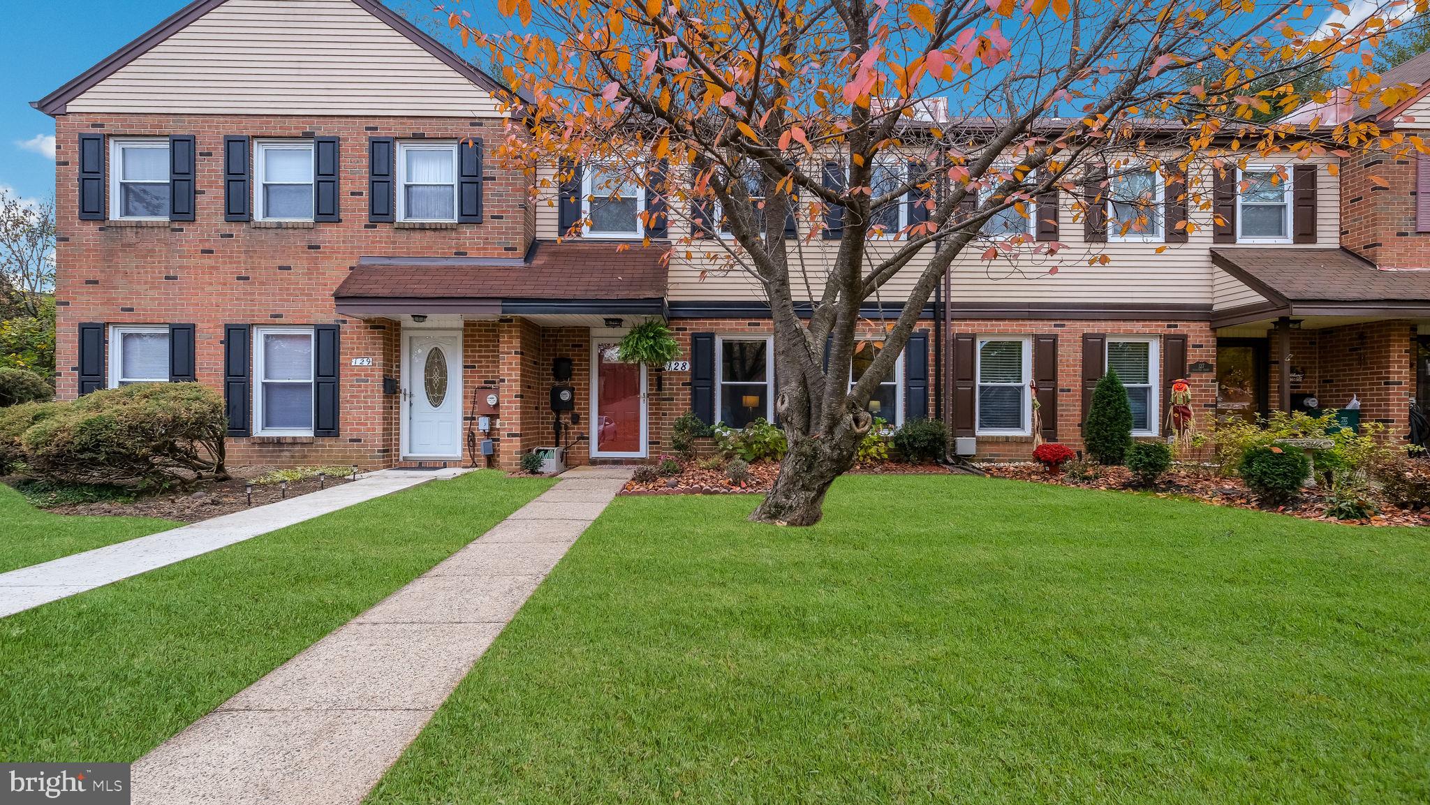 128 Garrison Ct