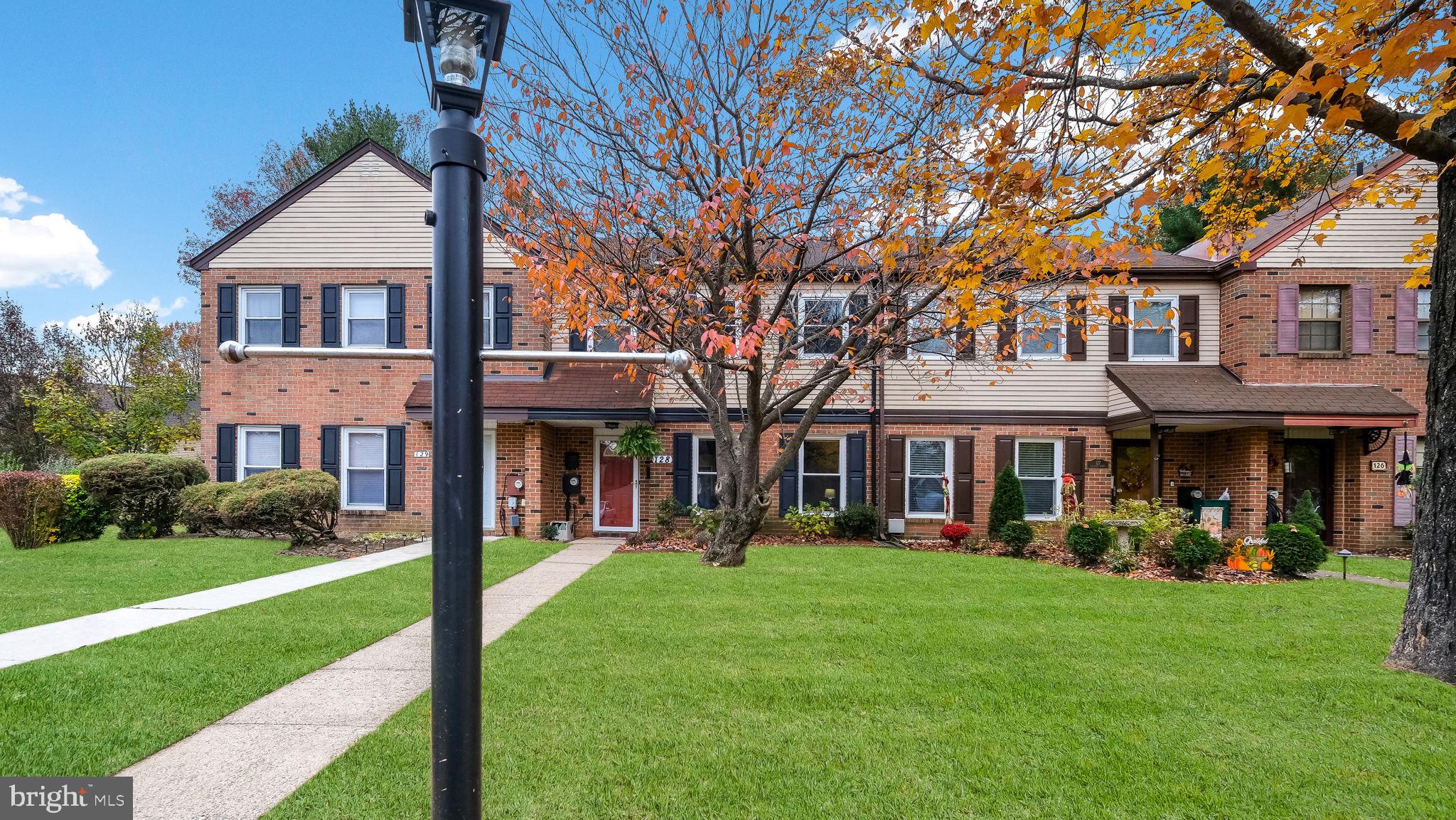 128 Garrison Ct