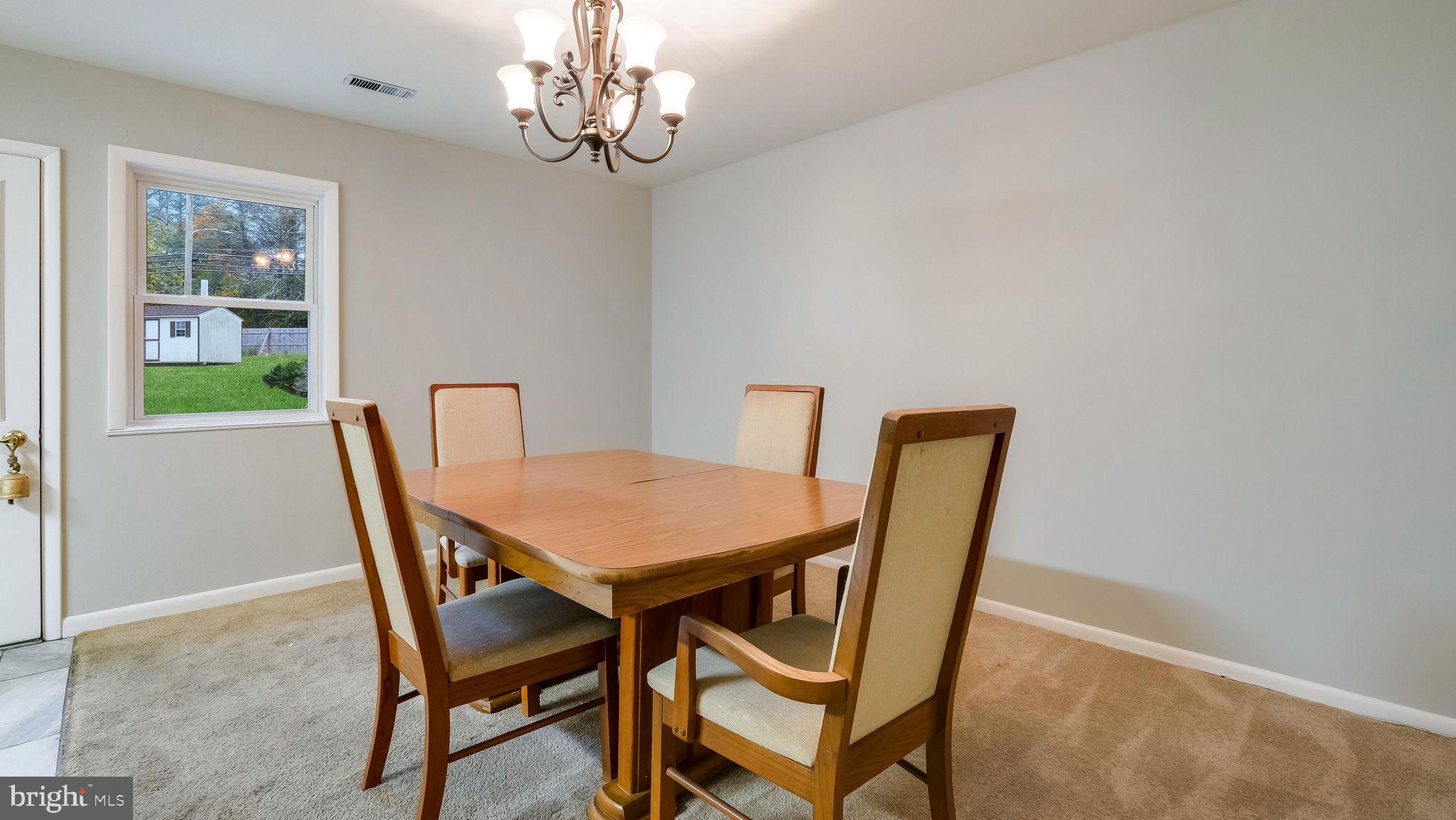 128 Garrison Ct