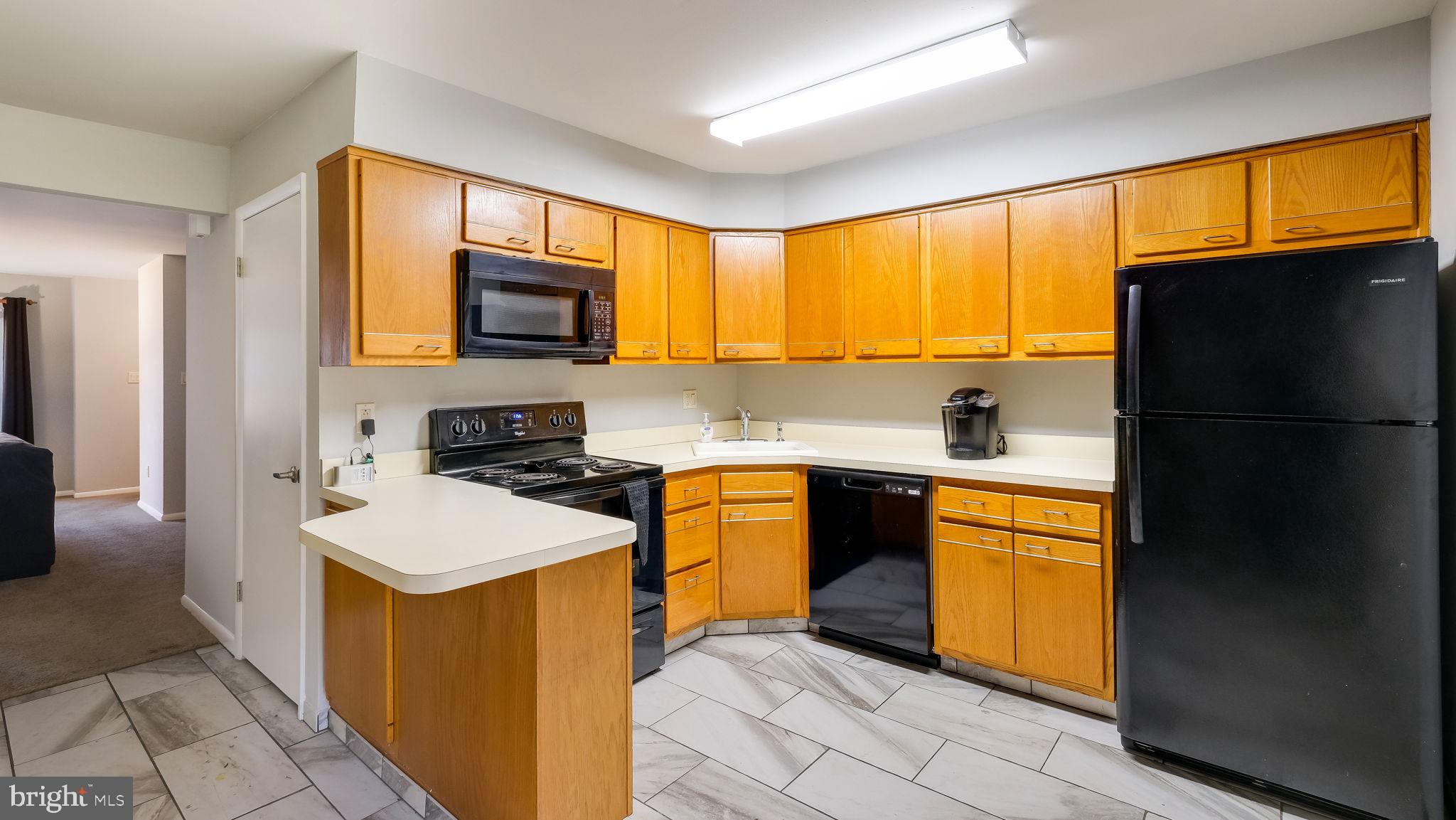 128 Garrison Ct