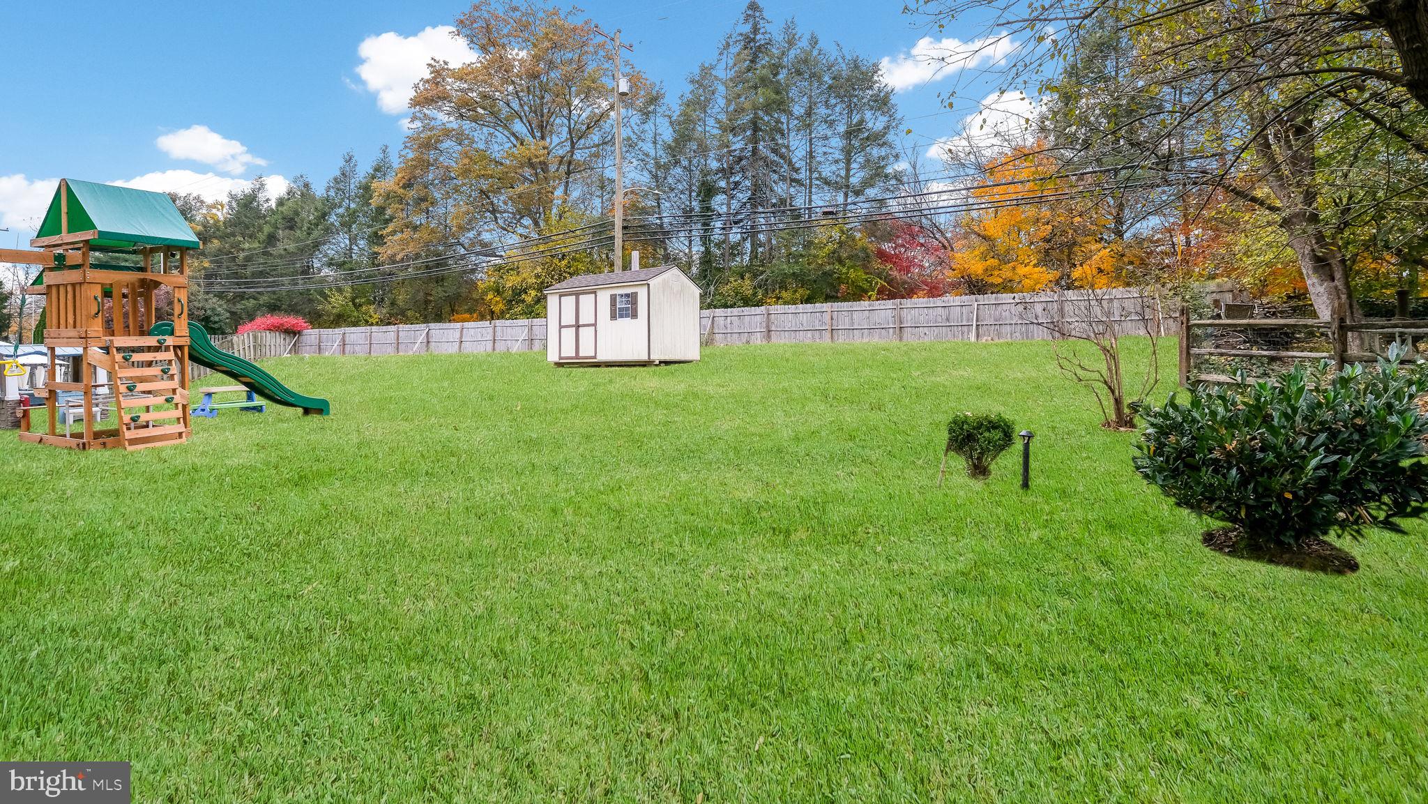 128 Garrison Ct