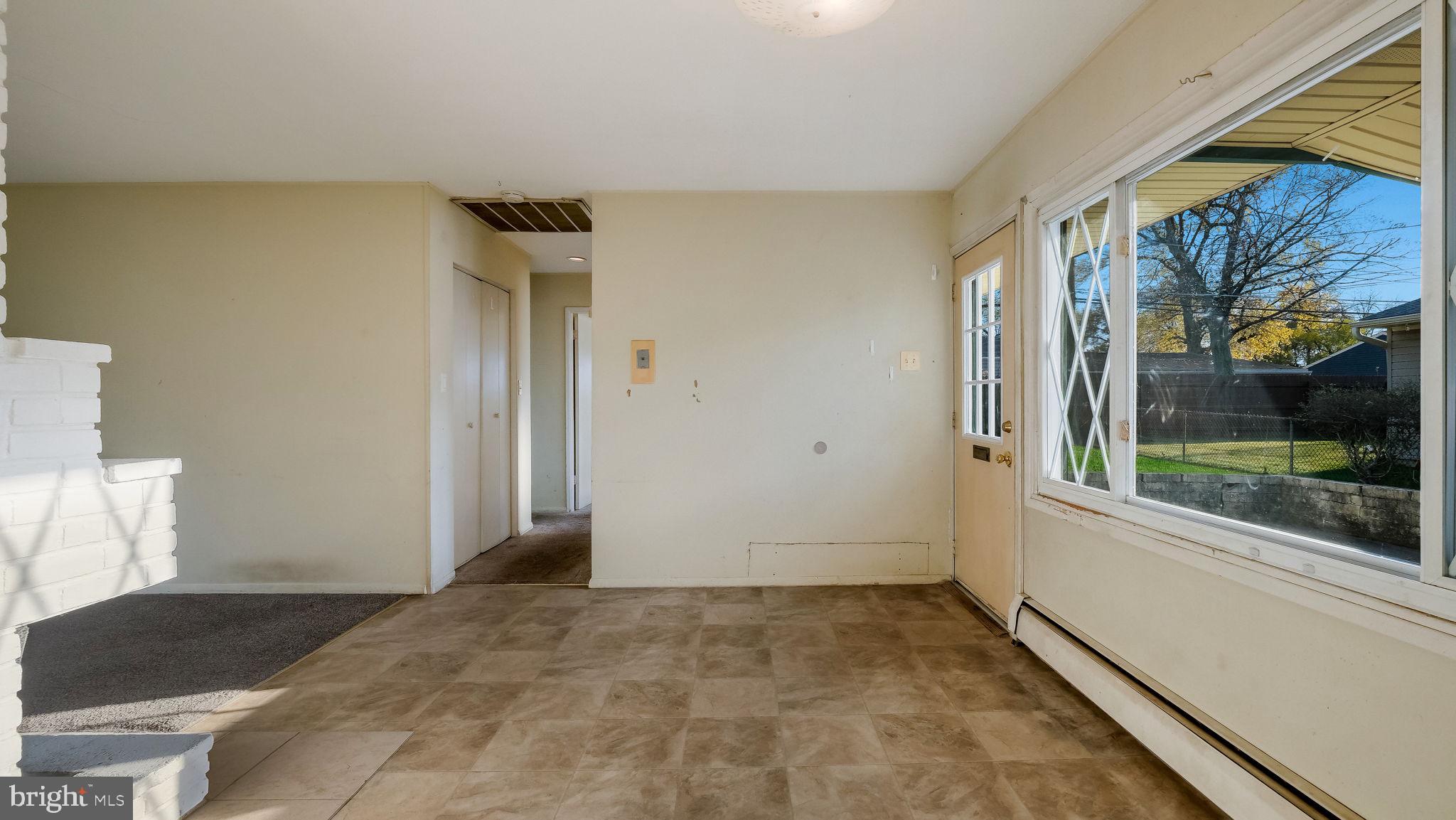 48 Leisure Ln