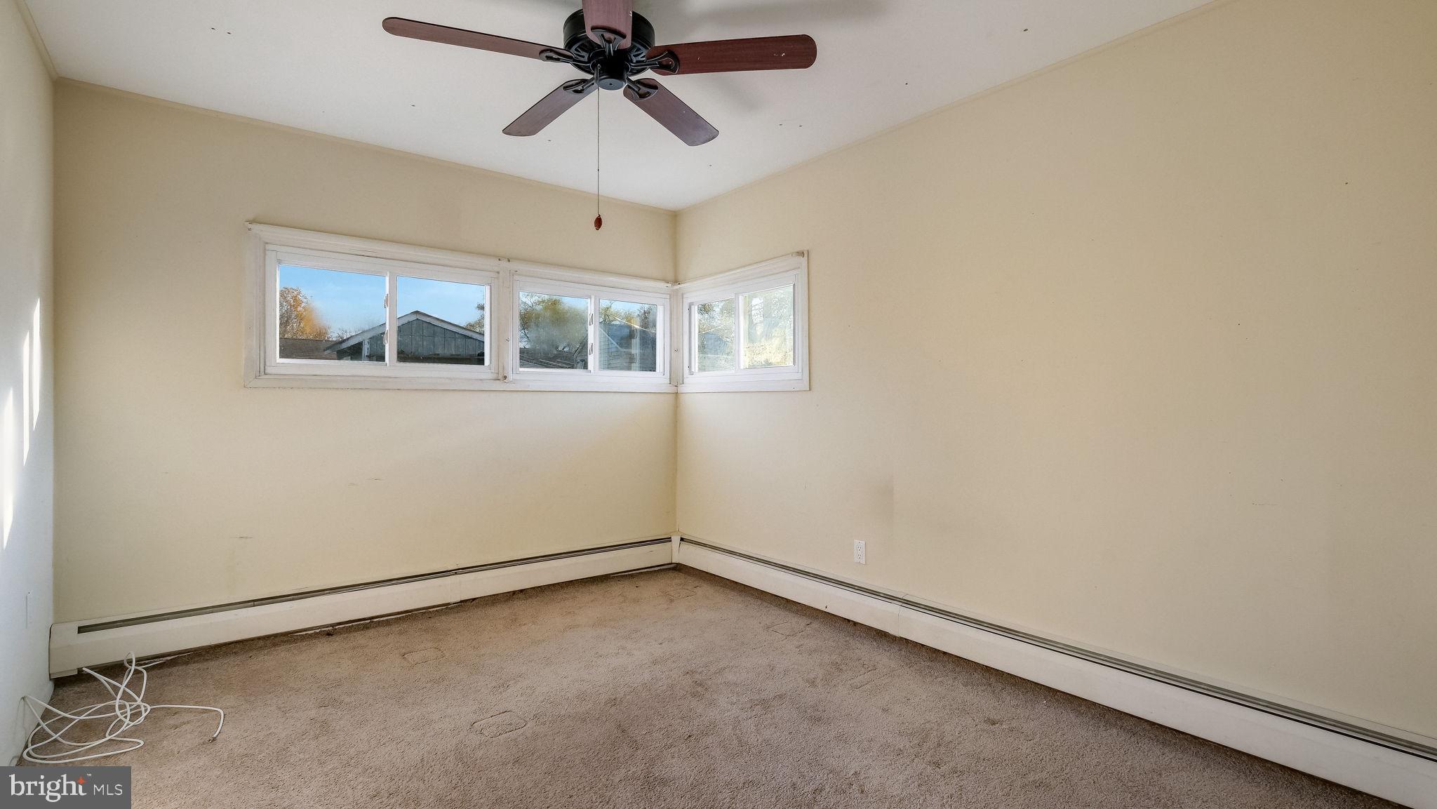 48 Leisure Ln