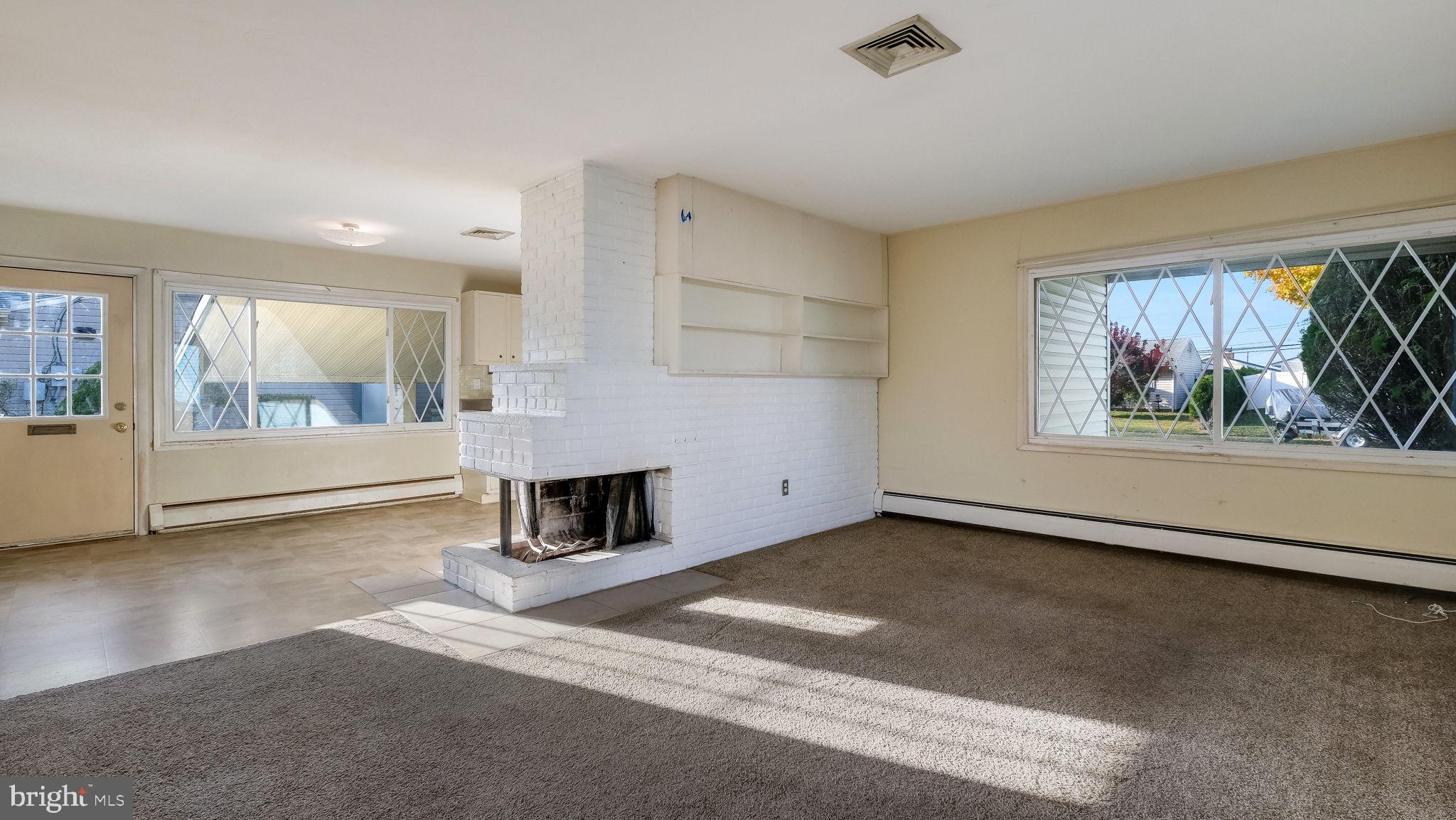 48 Leisure Ln
