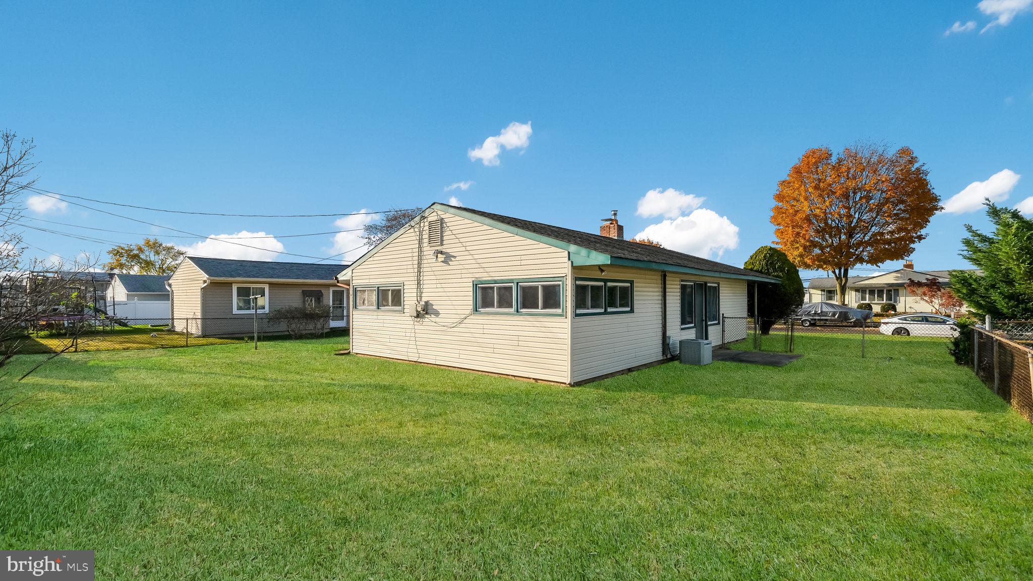 48 Leisure Ln