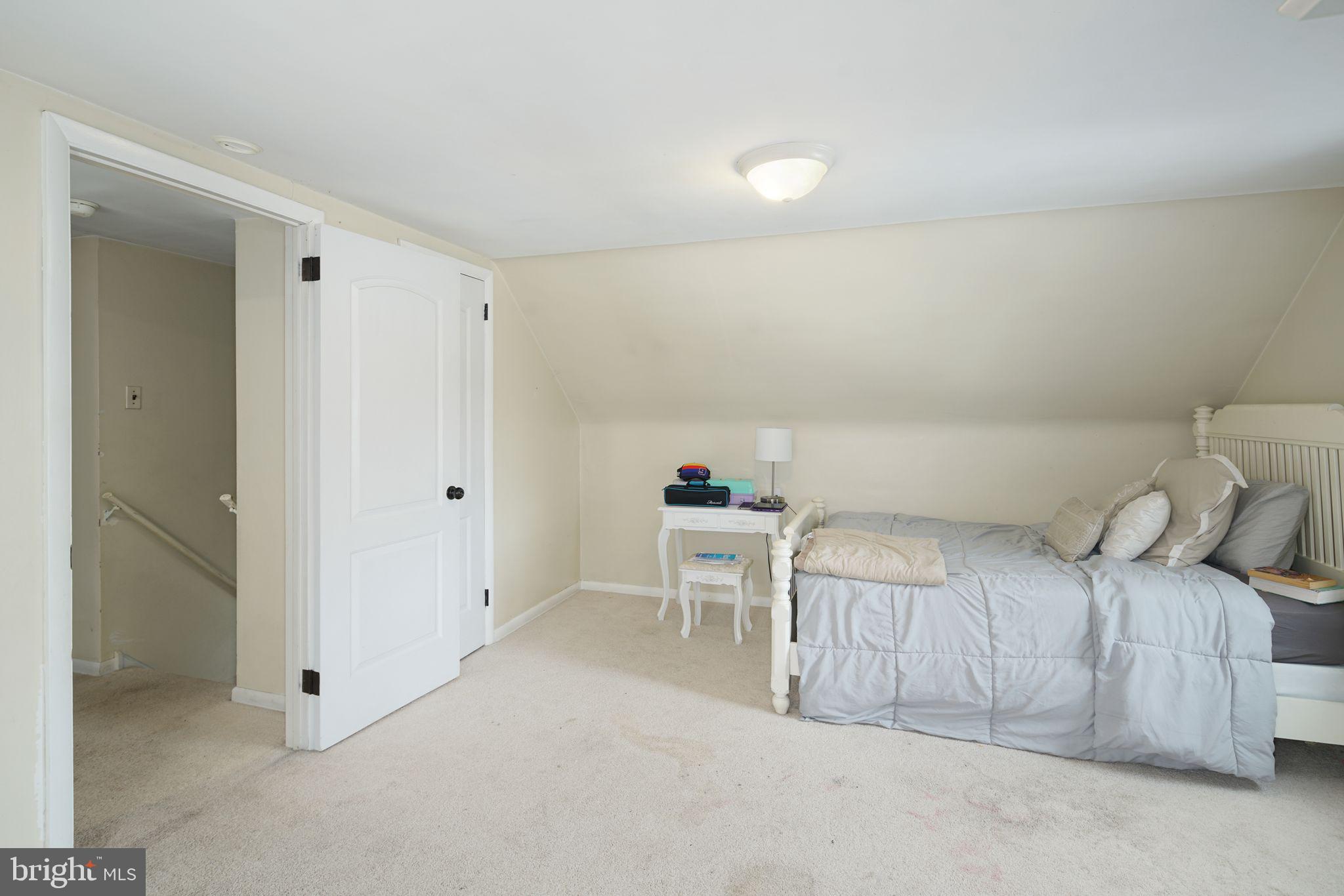 633 Knoll Ave