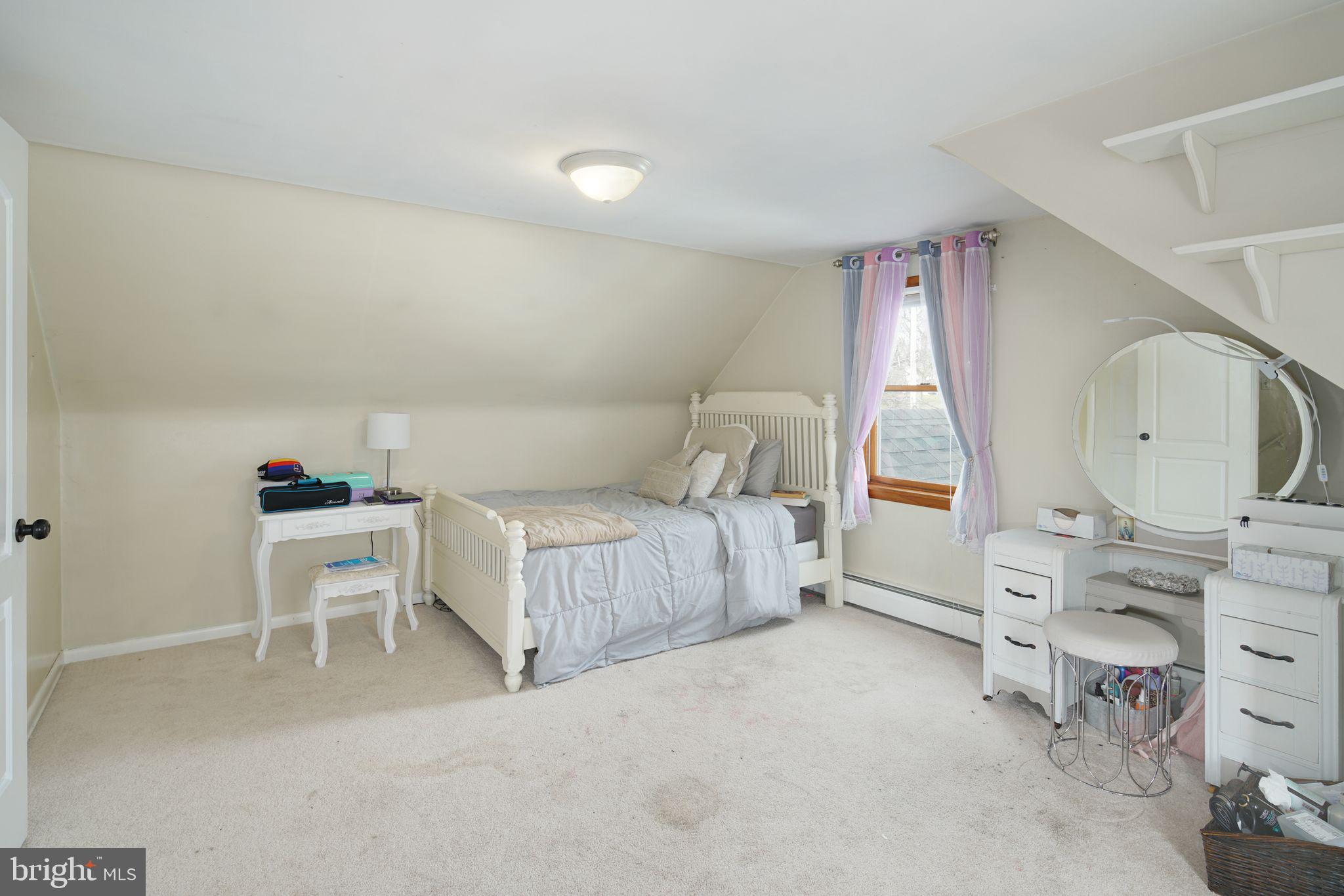 633 Knoll Ave