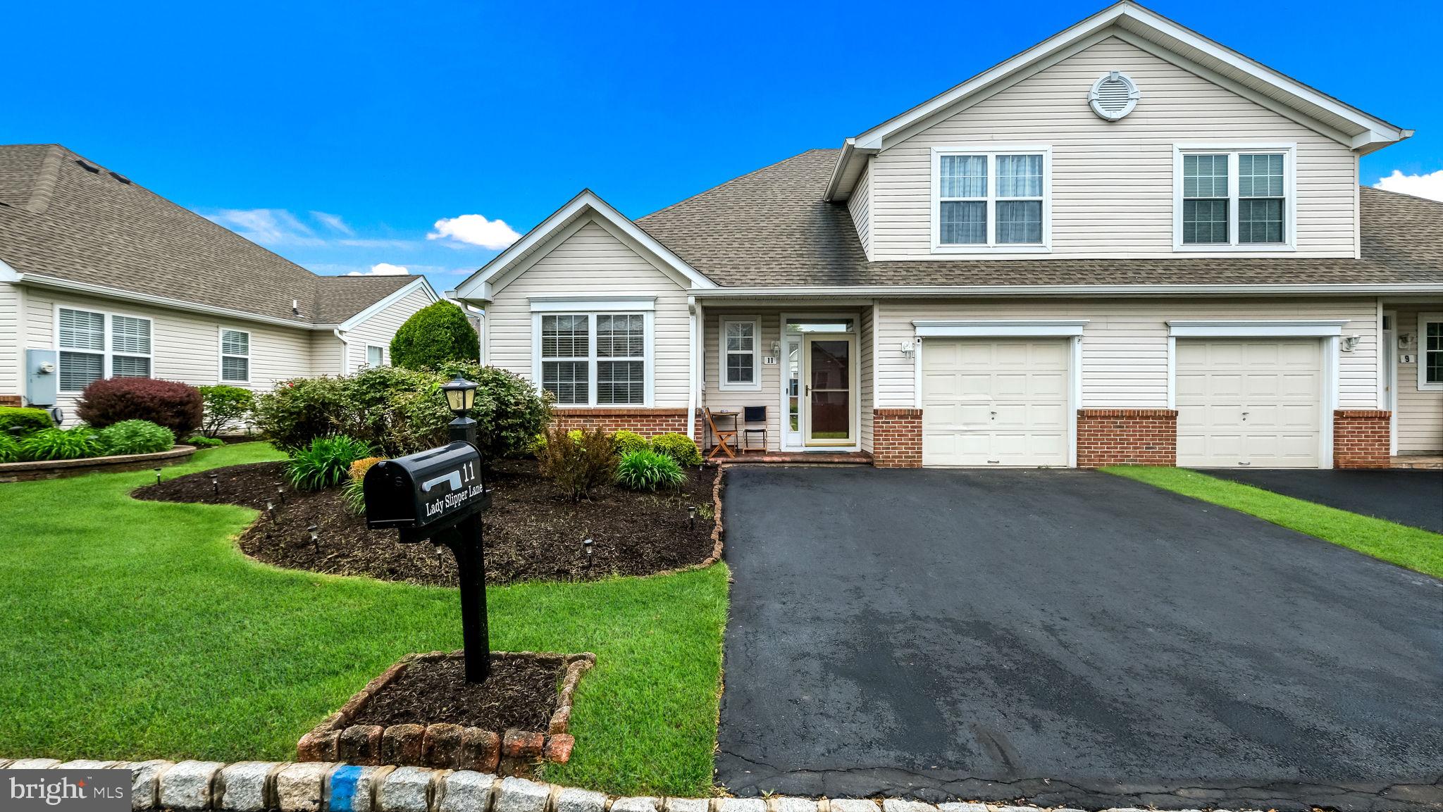 11 Lady Slipper Ln
