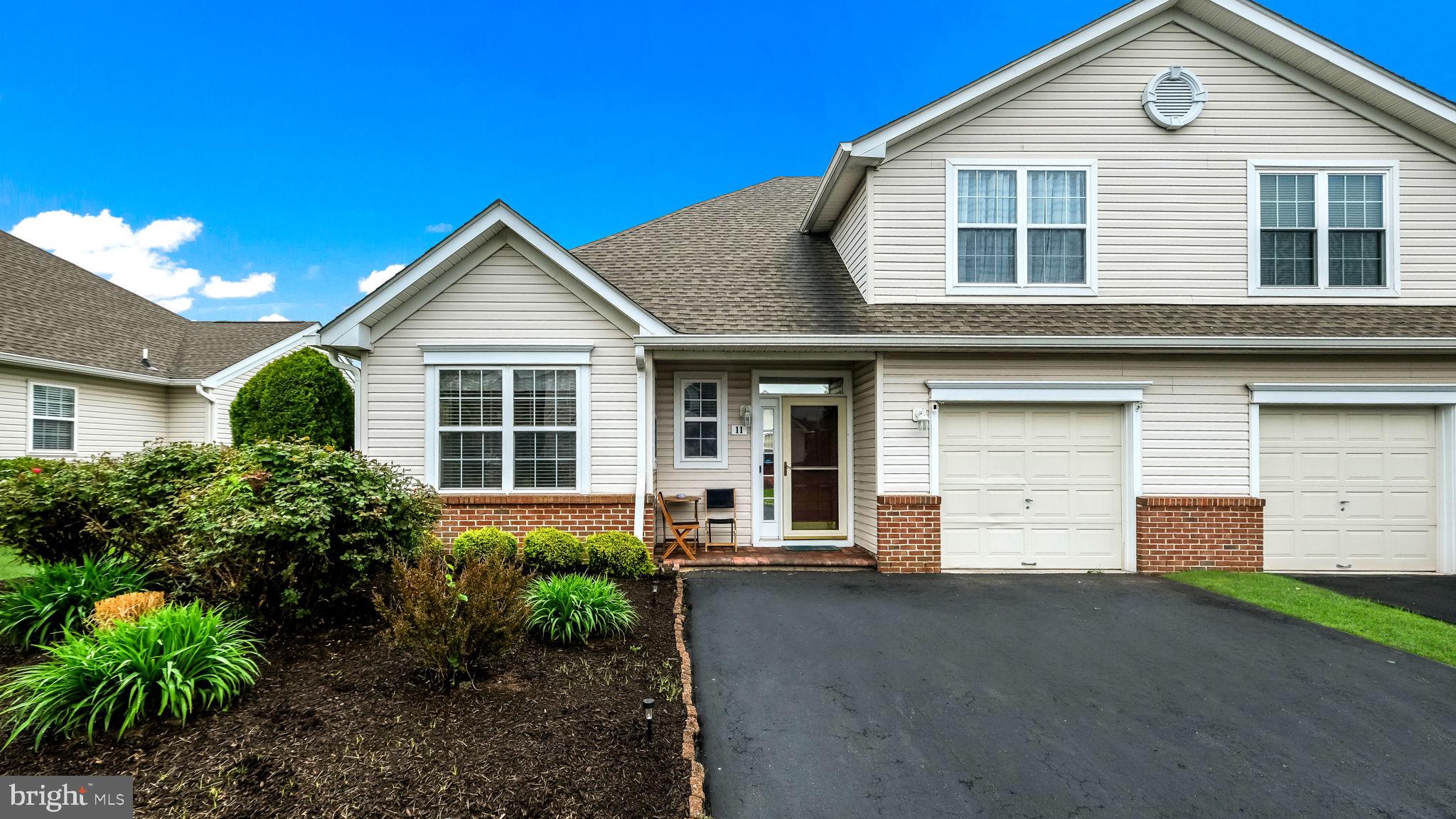 11 Lady Slipper Ln