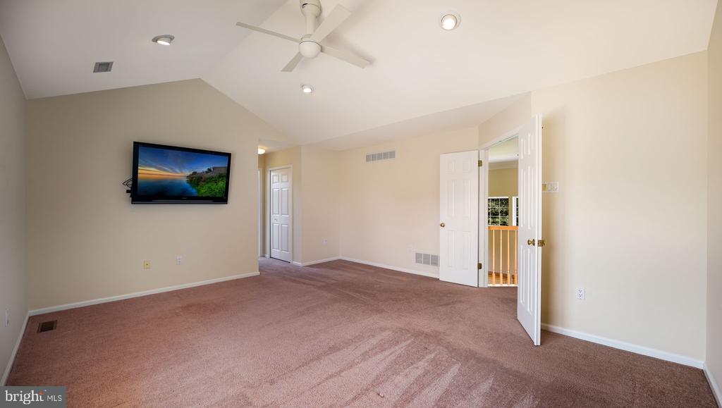 358 Deer Dr