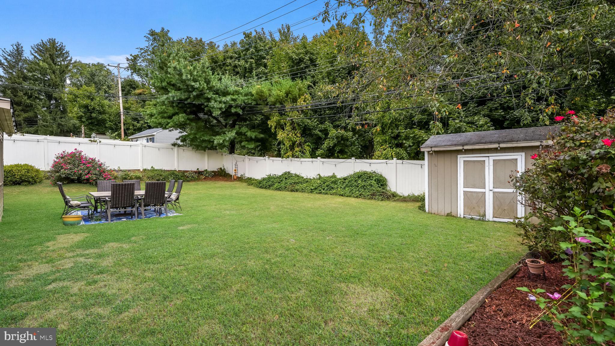 32 Towpath Rd