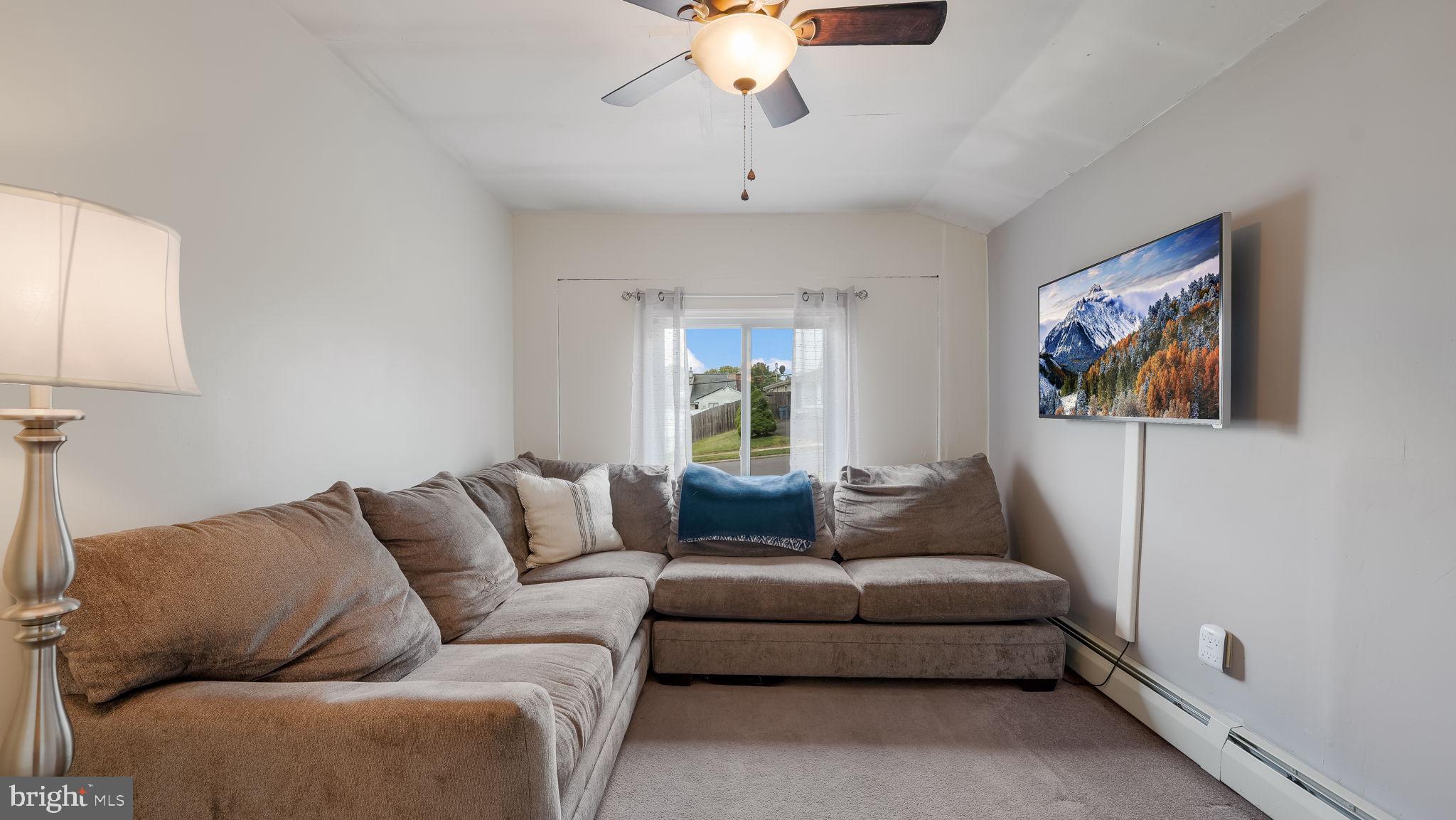 32 Towpath Rd
