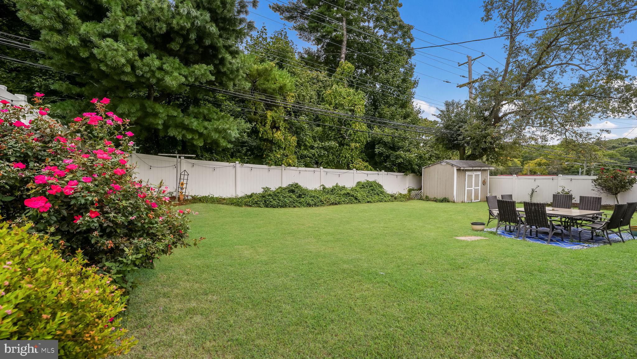 32 Towpath Rd