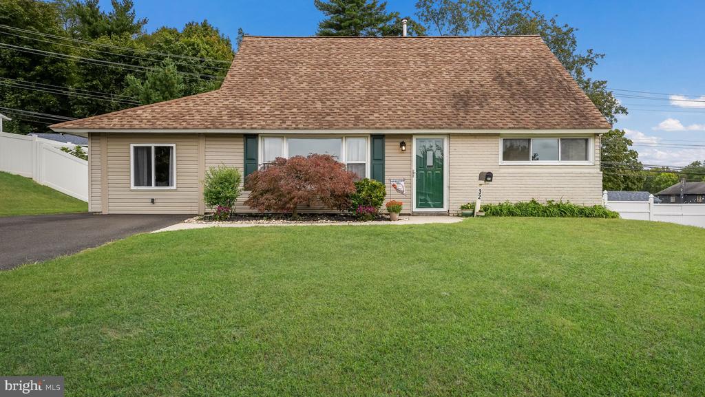 32 Towpath Rd