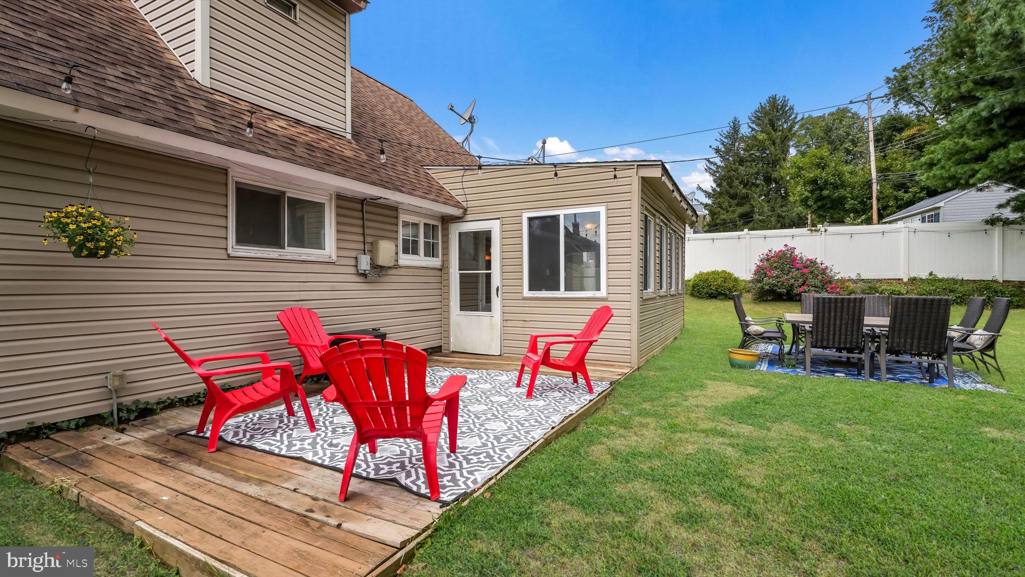 32 Towpath Rd