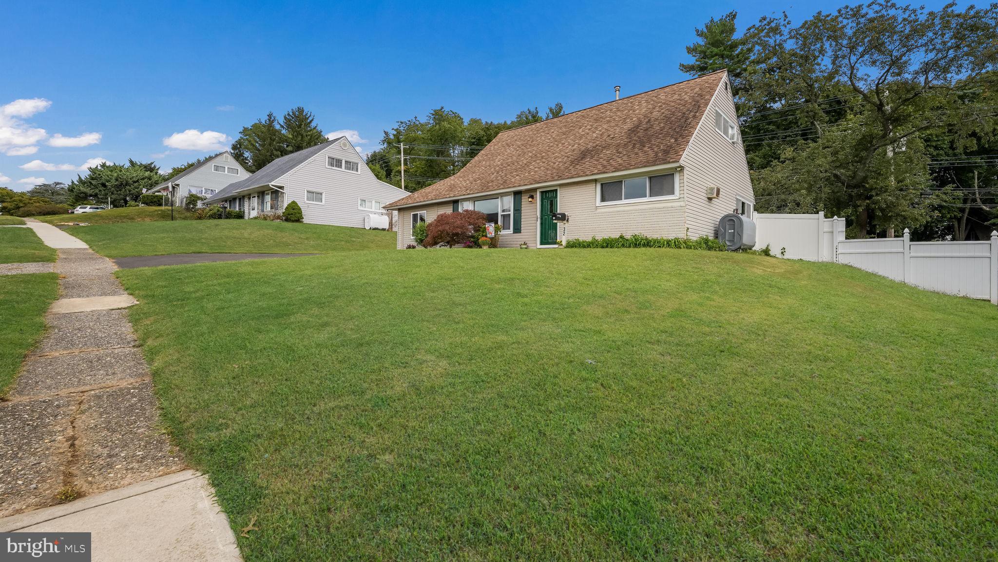 32 Towpath Rd