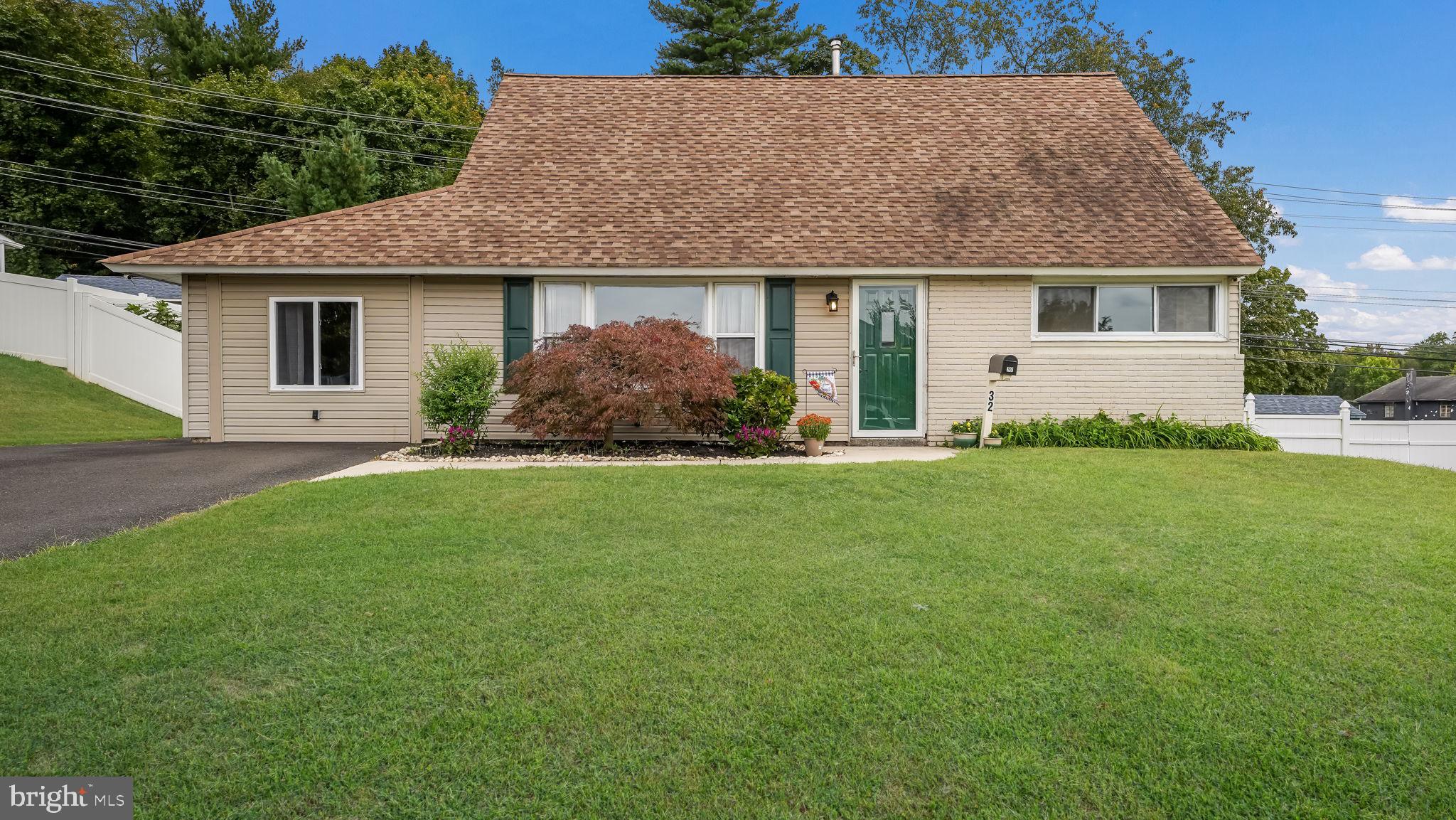 32 Towpath Rd