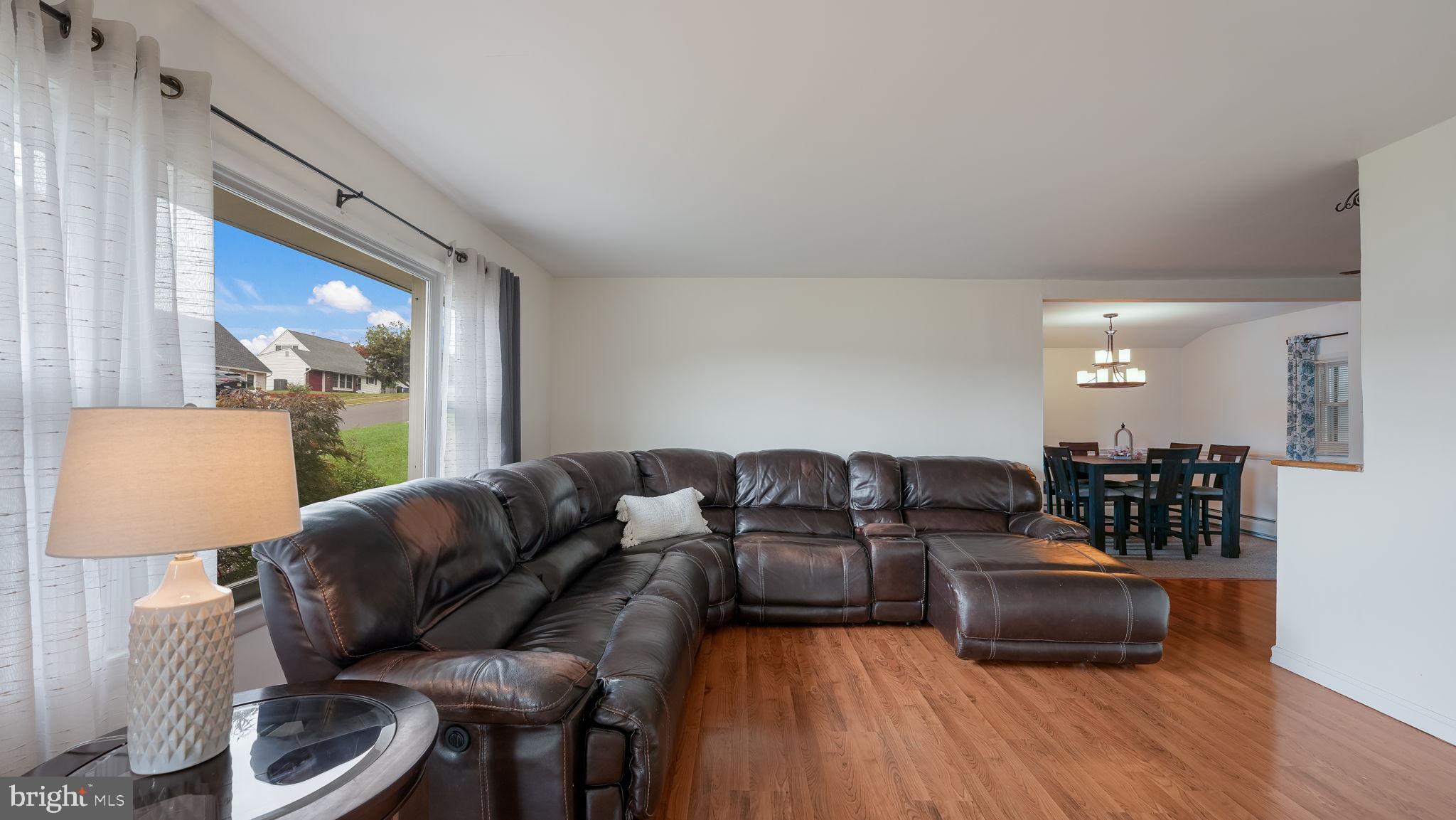 32 Towpath Rd