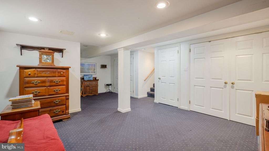 2635 Brownsville Rd
